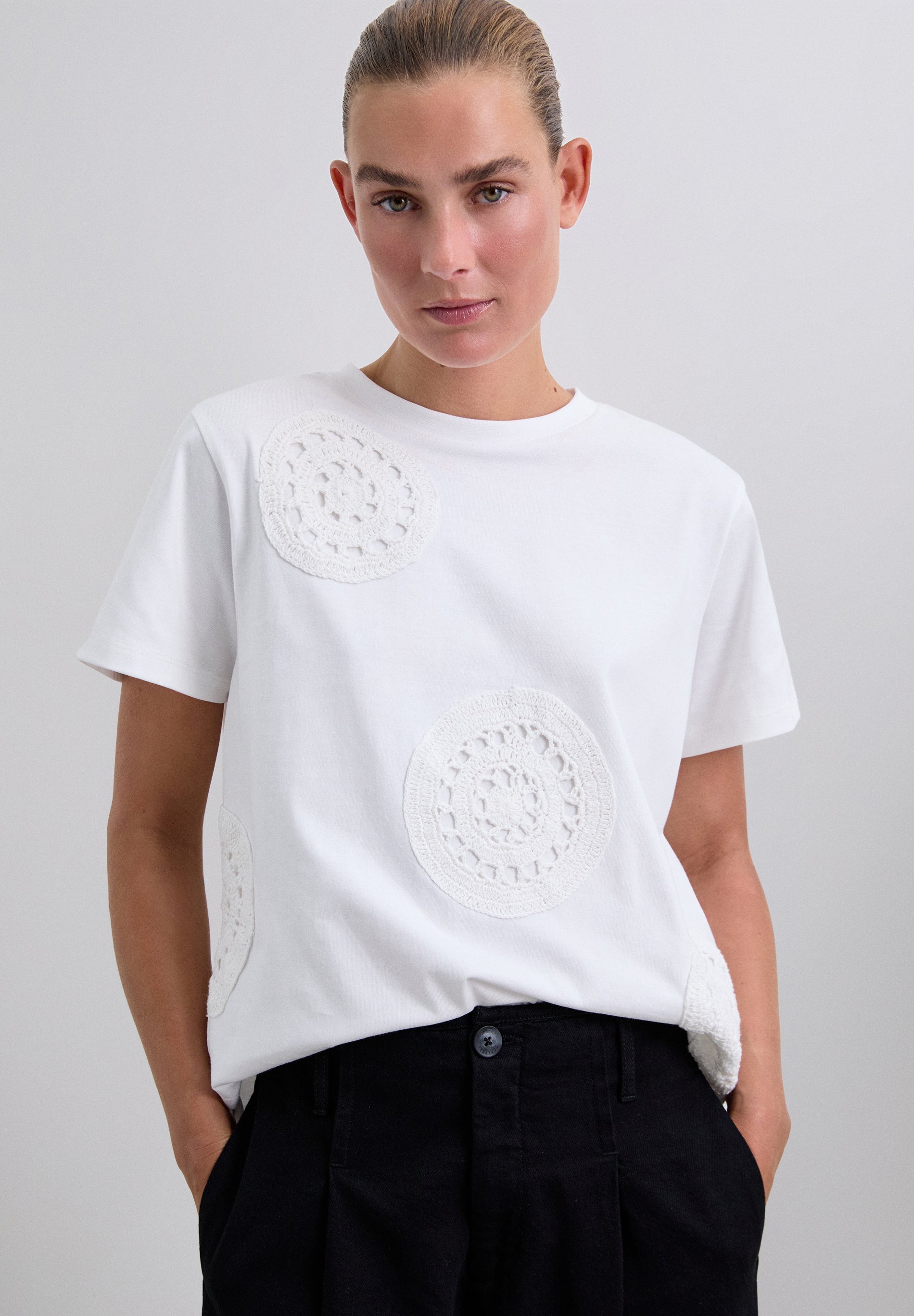 T-SHIRT DÉTAILS CROCHET