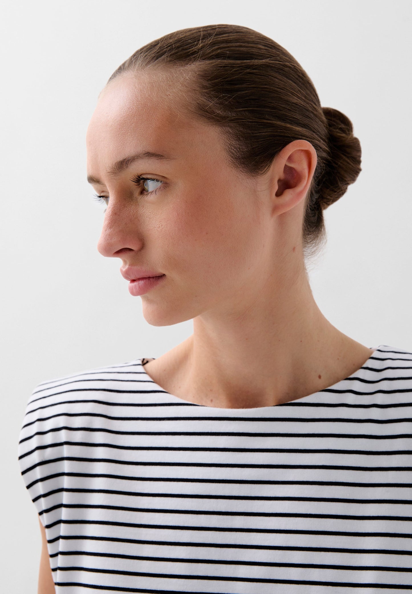 STRIPED T-SHIRT WITH SHOULDER PADS