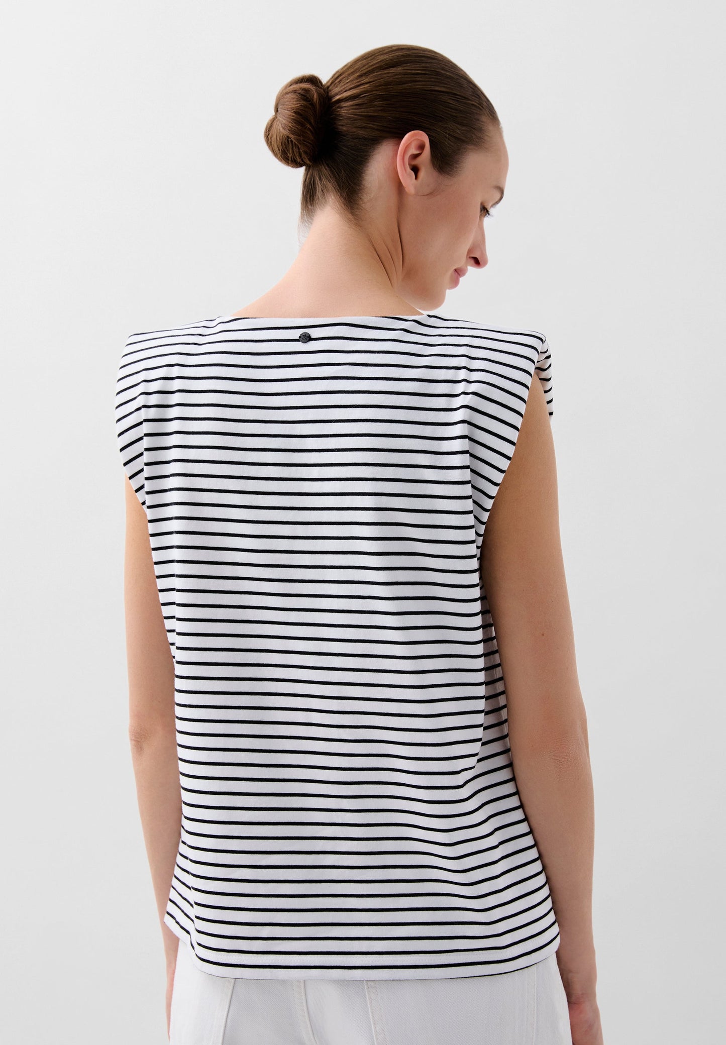 STRIPED T-SHIRT WITH SHOULDER PADS