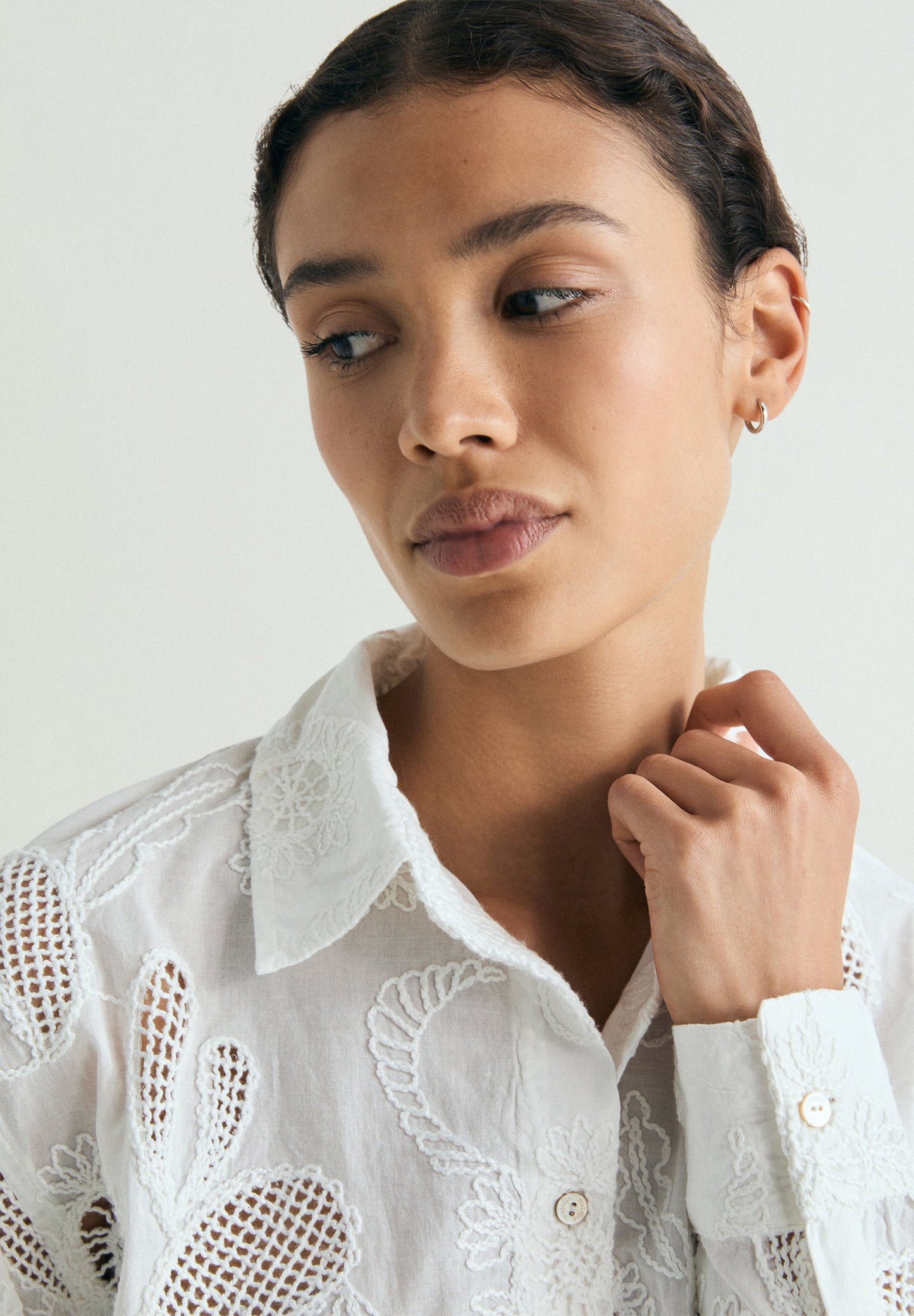 CAMICIA RICAMI TRAFORATA