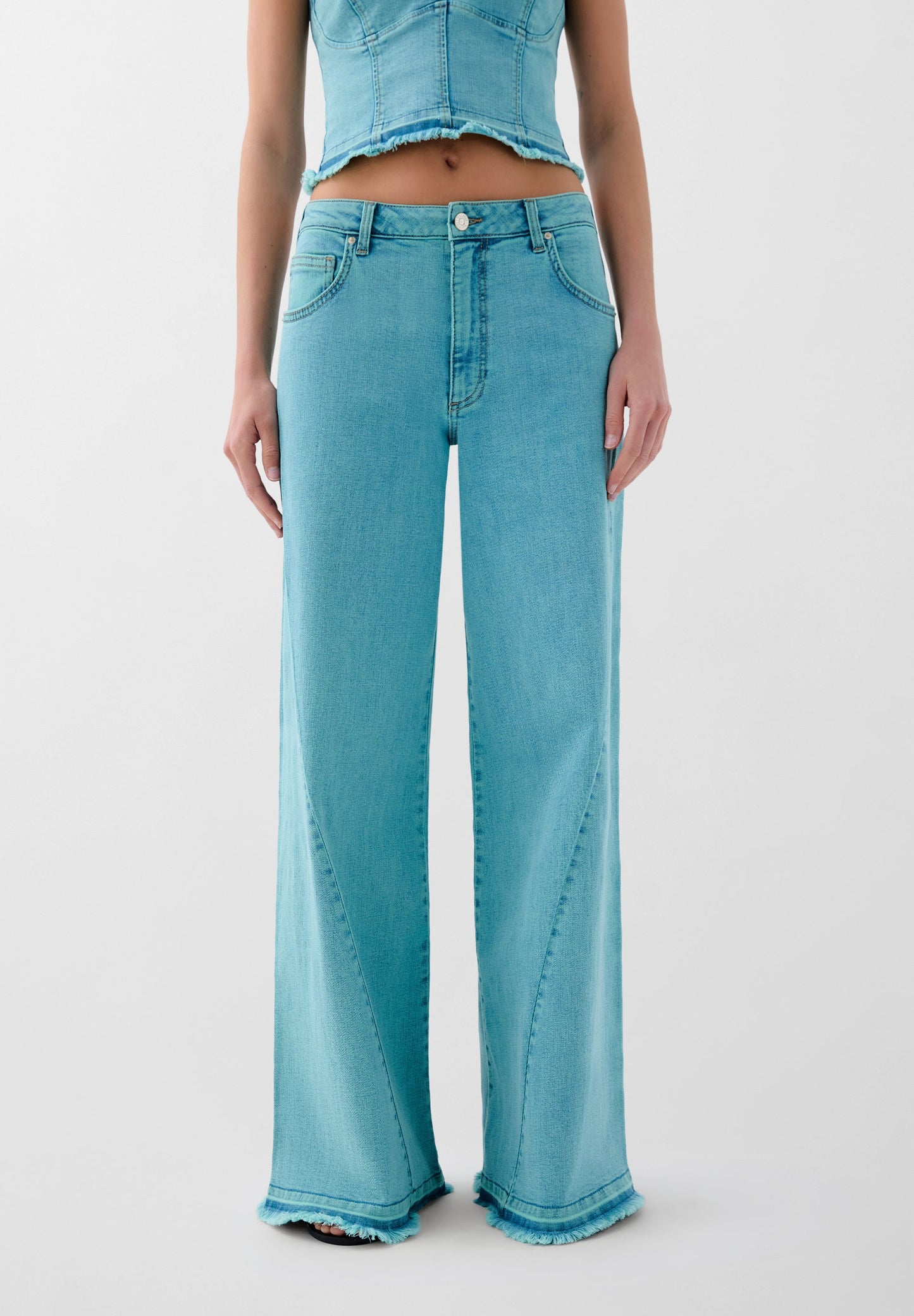 VERWASCHENE CULOTTE-JEANS