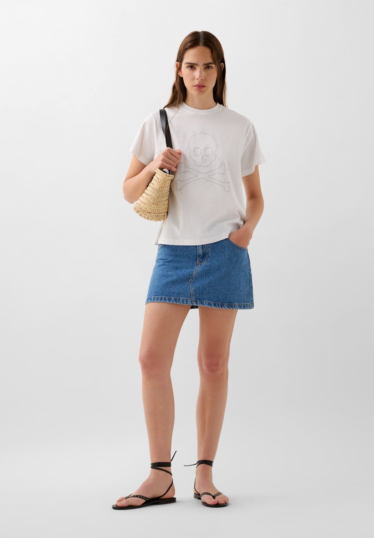T-SHIRT WITH SKULL LETTERS