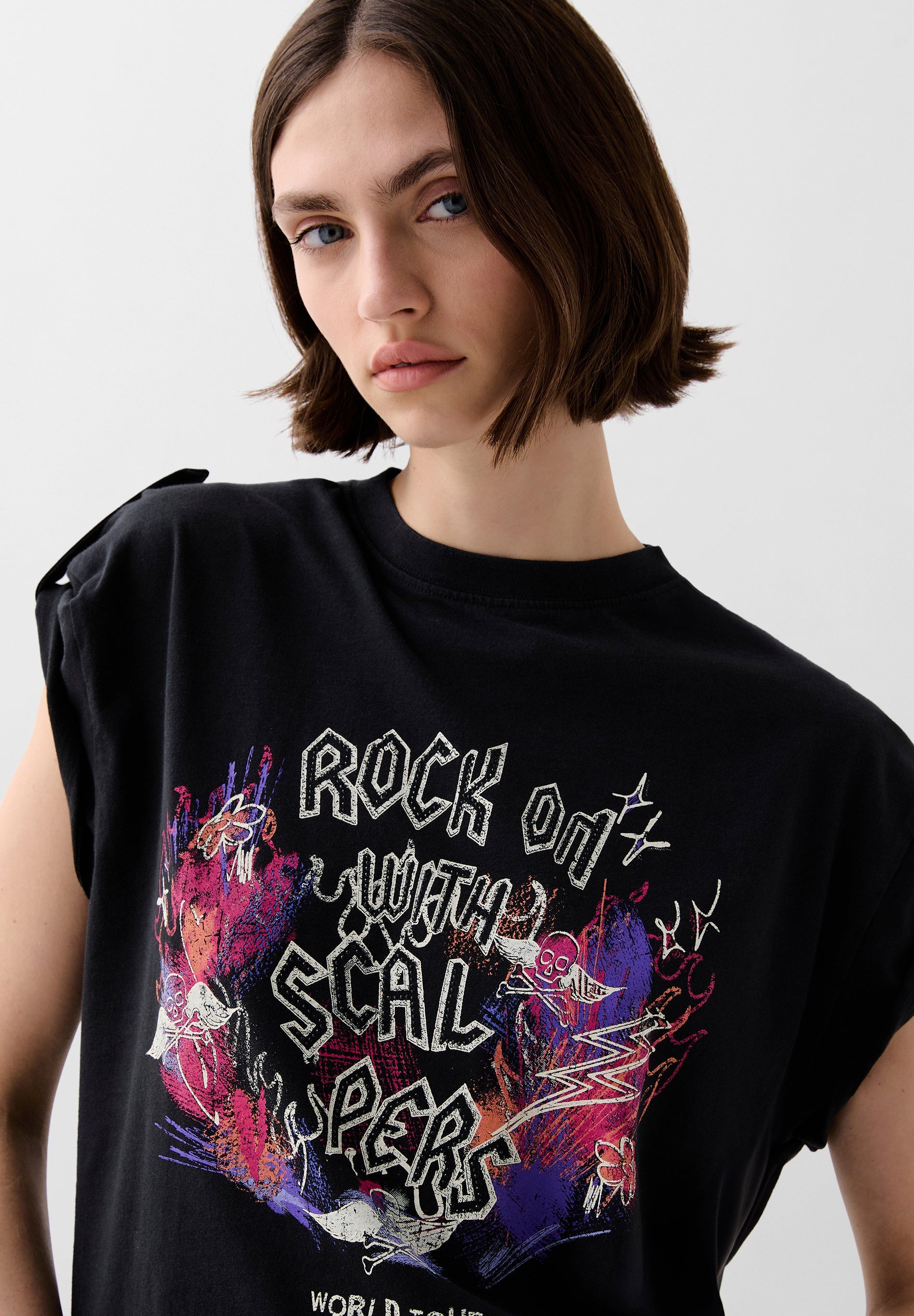 T-SHIRT WITH FRONT ROCK PRINT