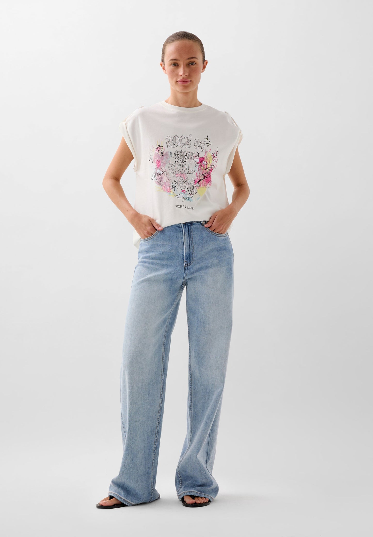 T-SHIRT WITH FRONT ROCK PRINT