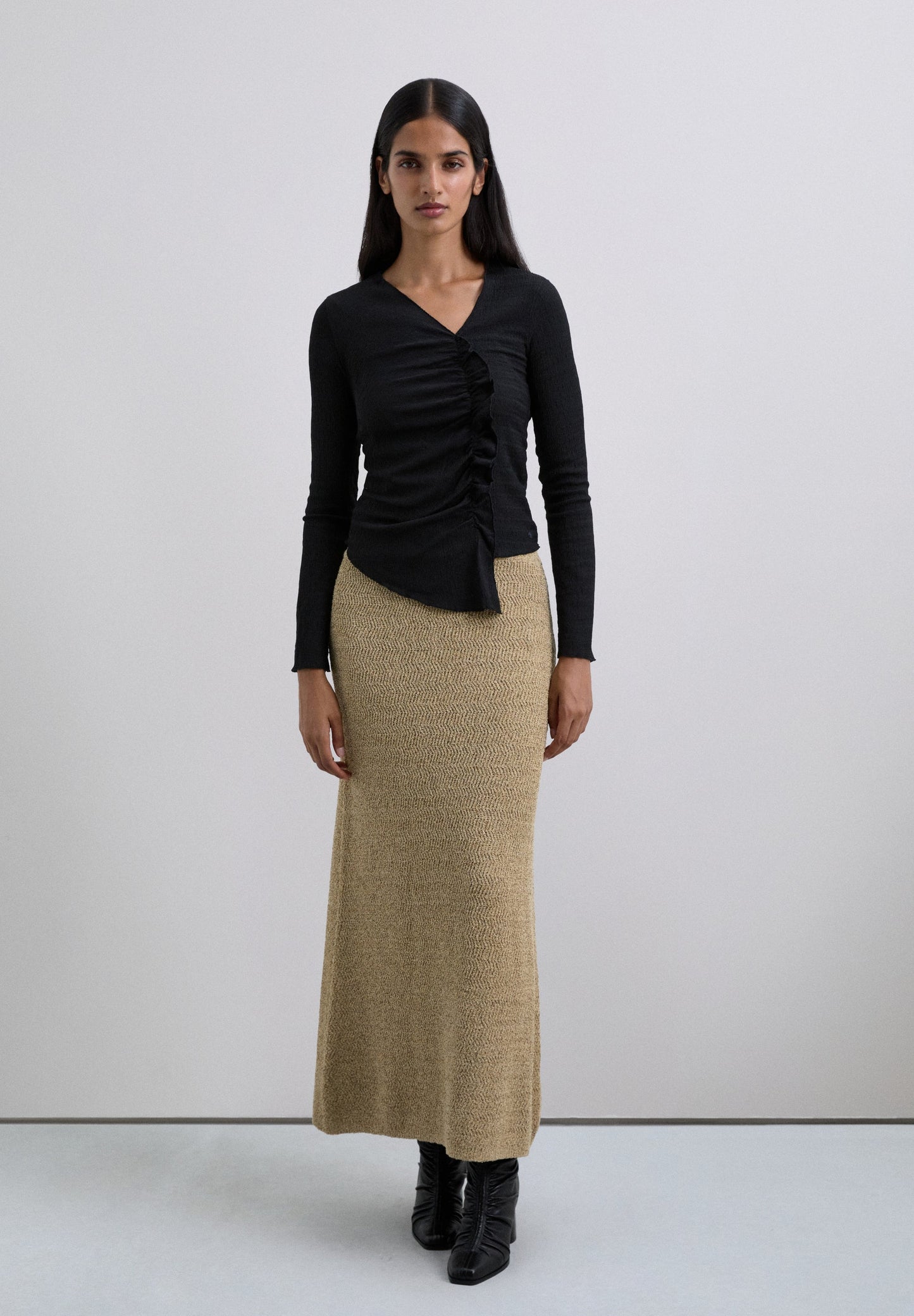 TOP MIT ASYMMETRISCHEM AUSSCHNITT