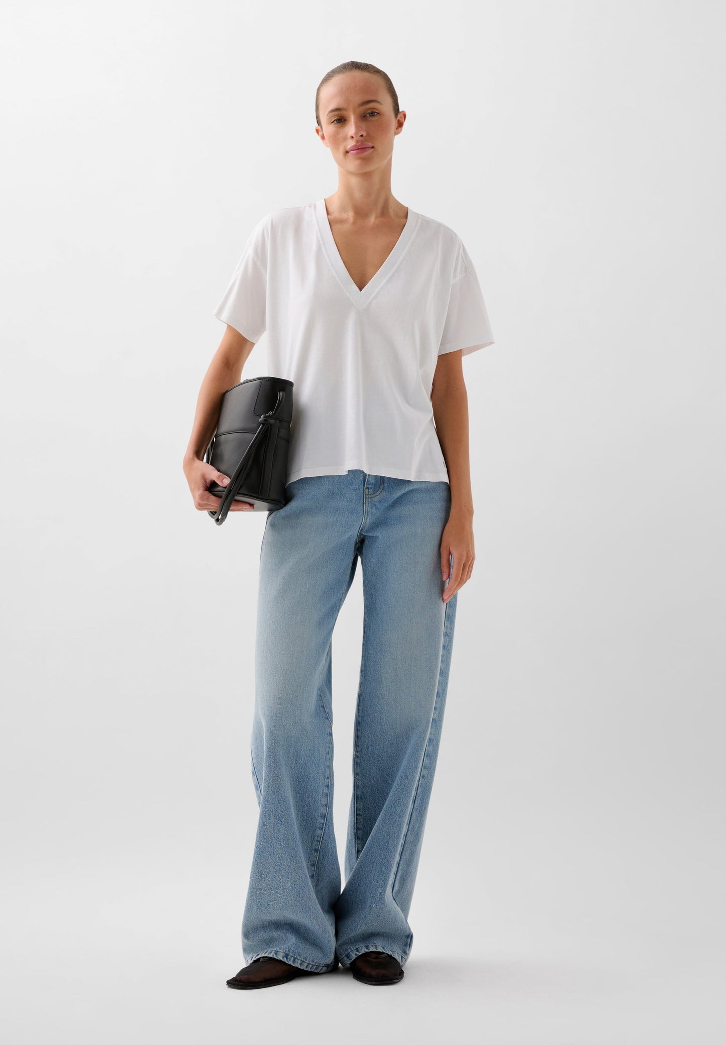 T-SHIRT BASIQUE COL V