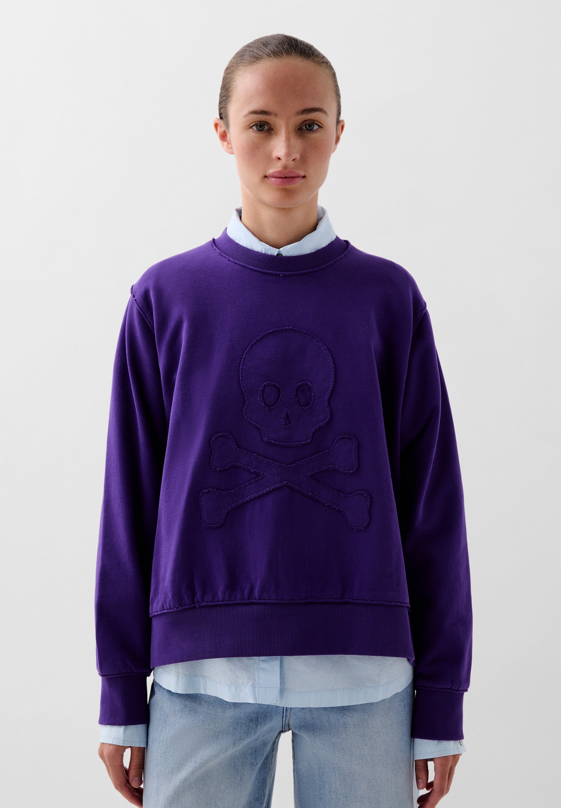 SWEATSHIRT WITH FRONT RAISED SKULL