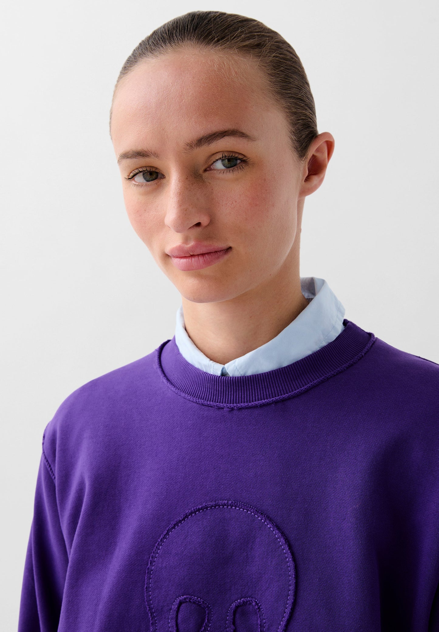 SWEATSHIRT WITH FRONT RAISED SKULL