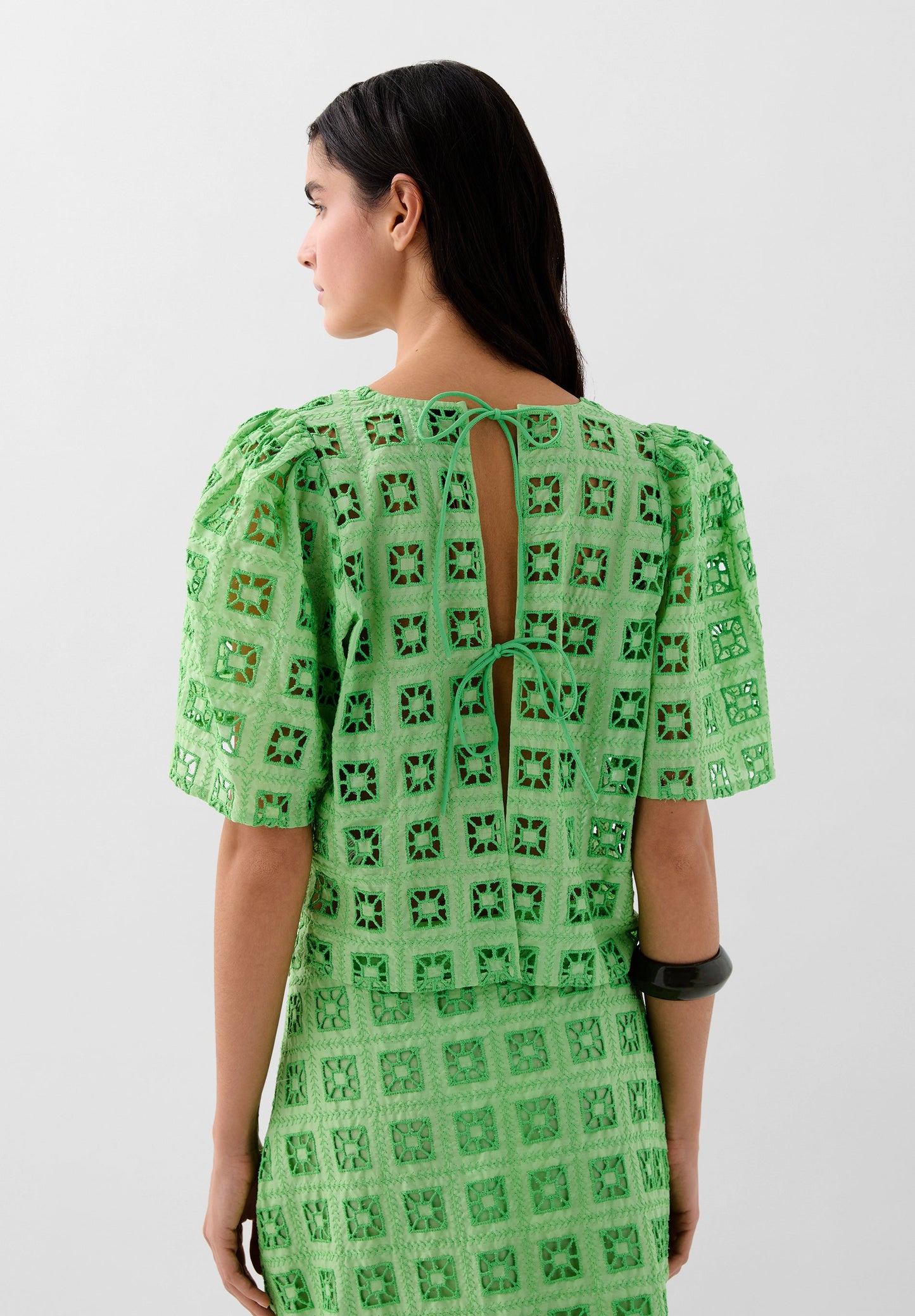 TOP DÉTAILS BRODÉS