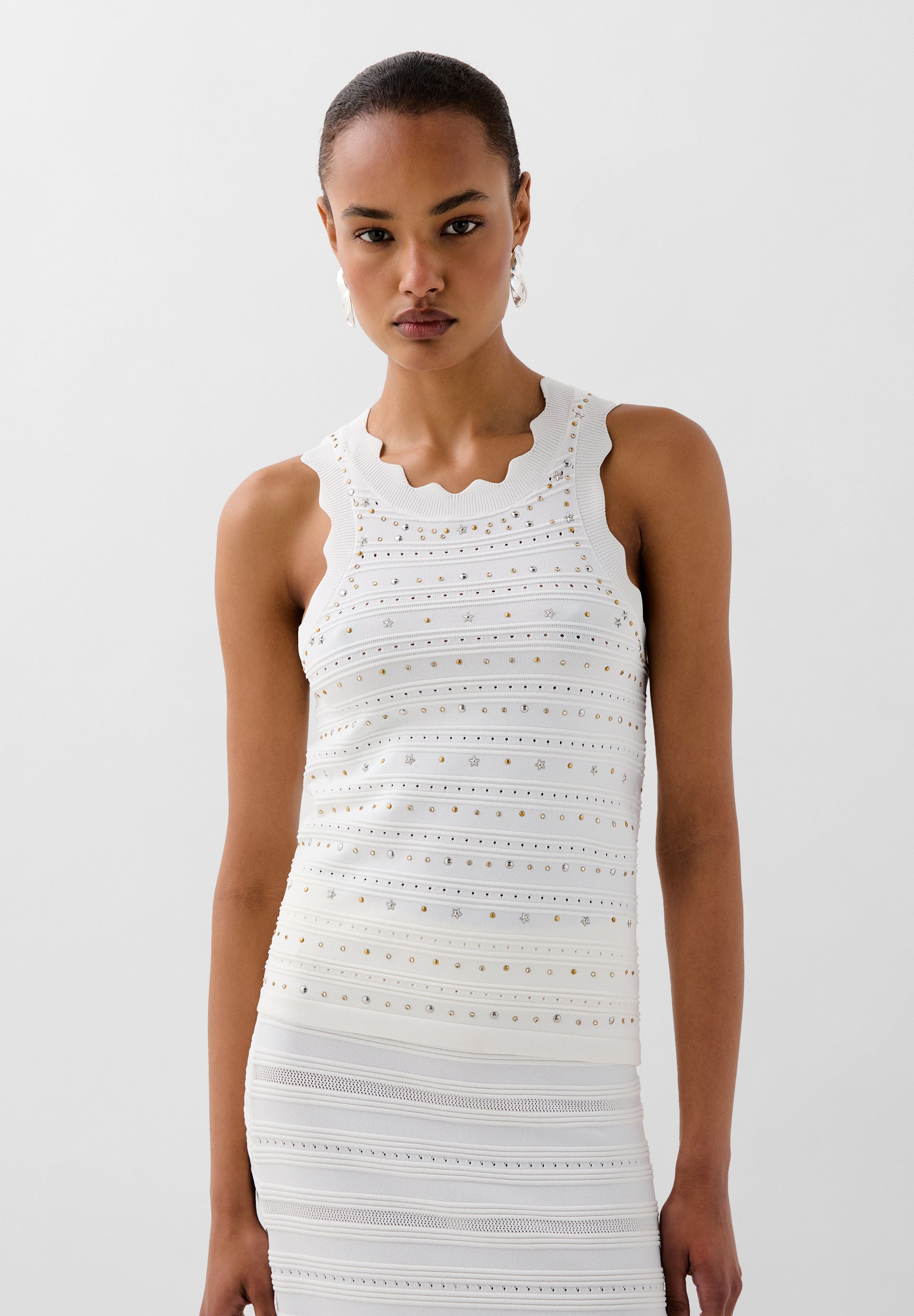 SC WHITE KNIT STUDS TOP
