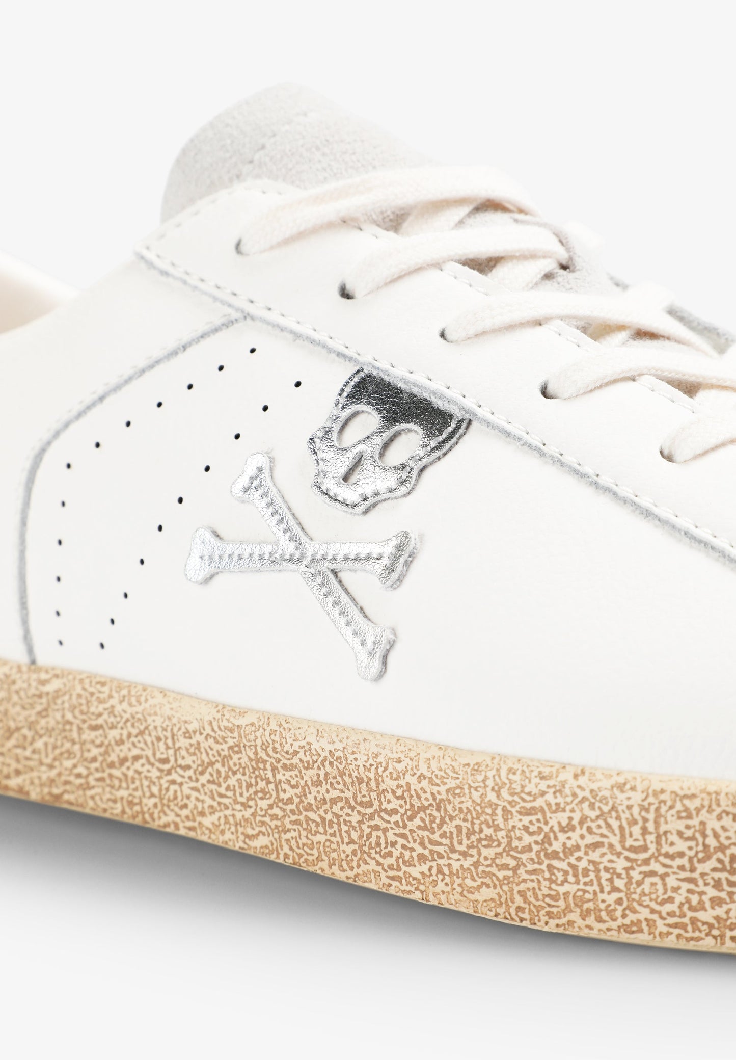 LOW TOP SNEAKERS WITH ANIMAL PRINT SKULL