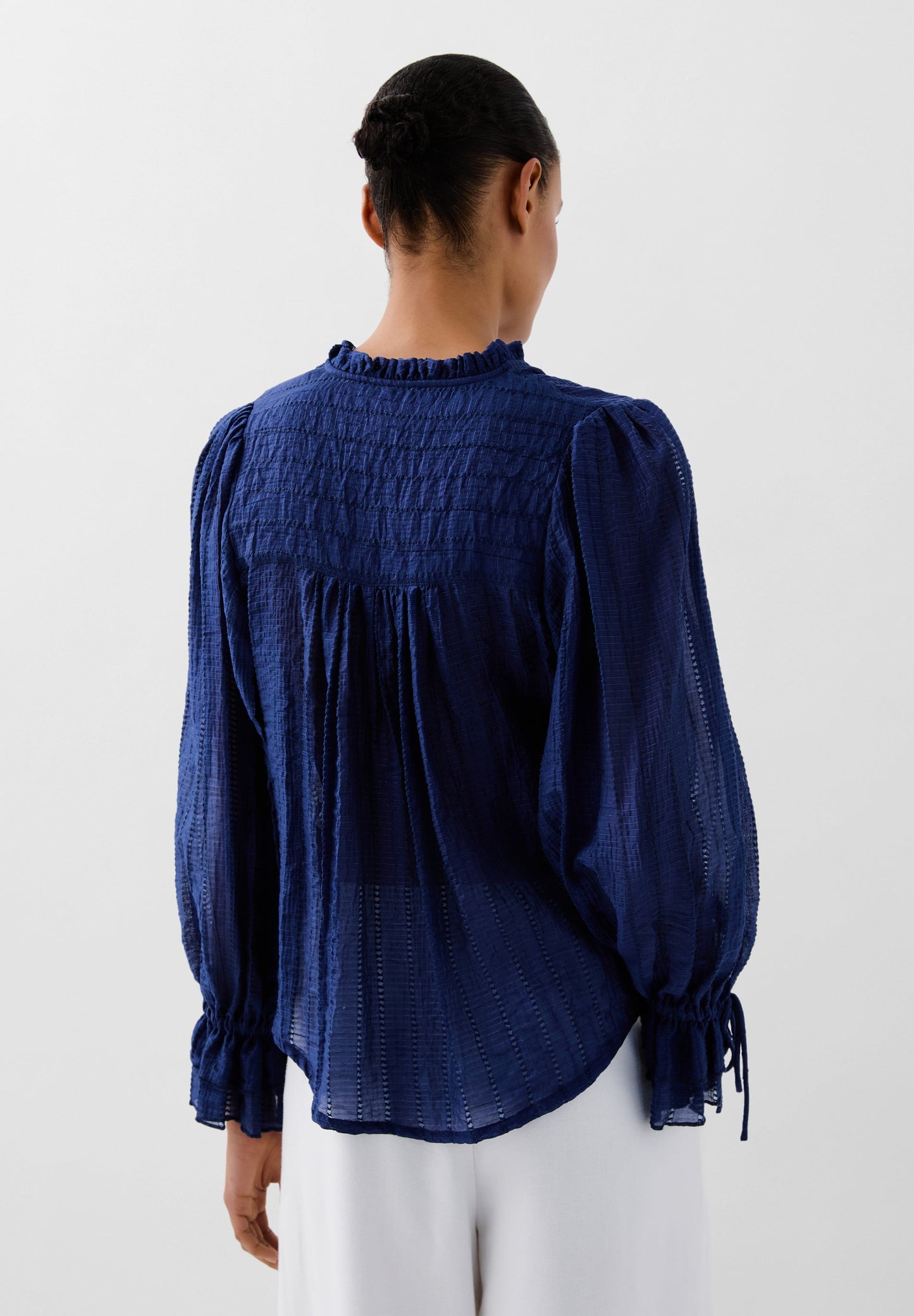 FLOWING BLOUSE WITH DETAILS