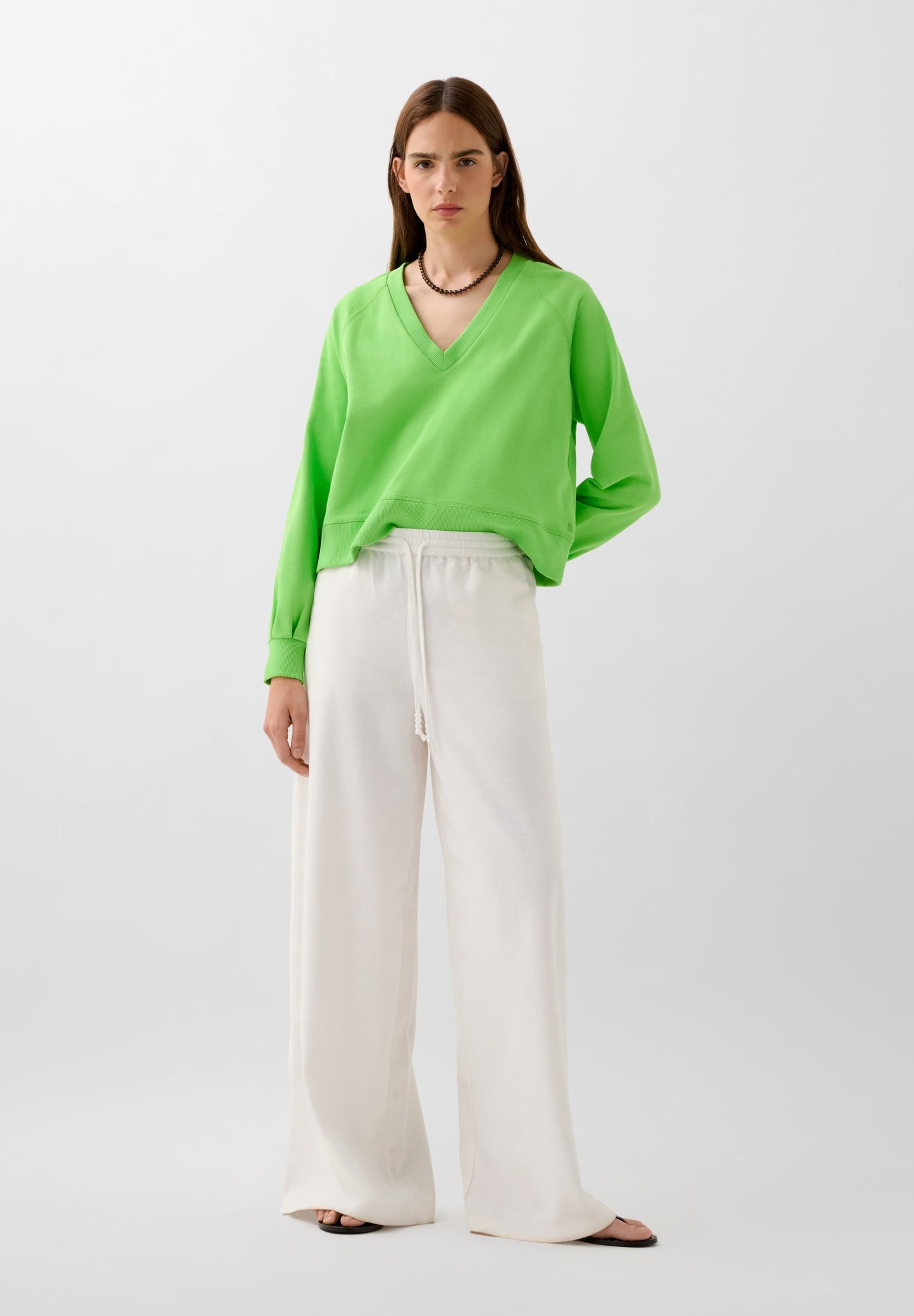 SWEAT BASIQUE COL V