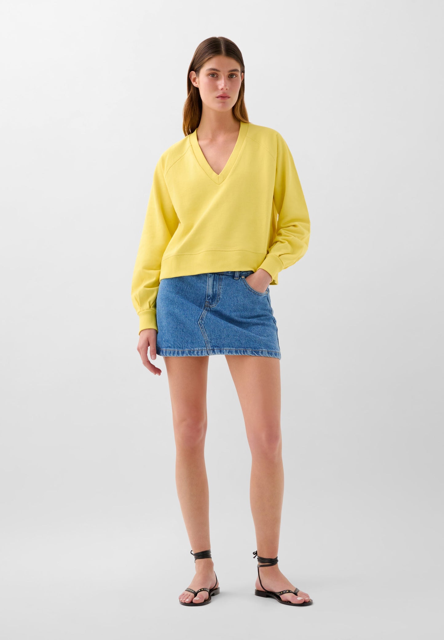 SWEAT BASIQUE COL V