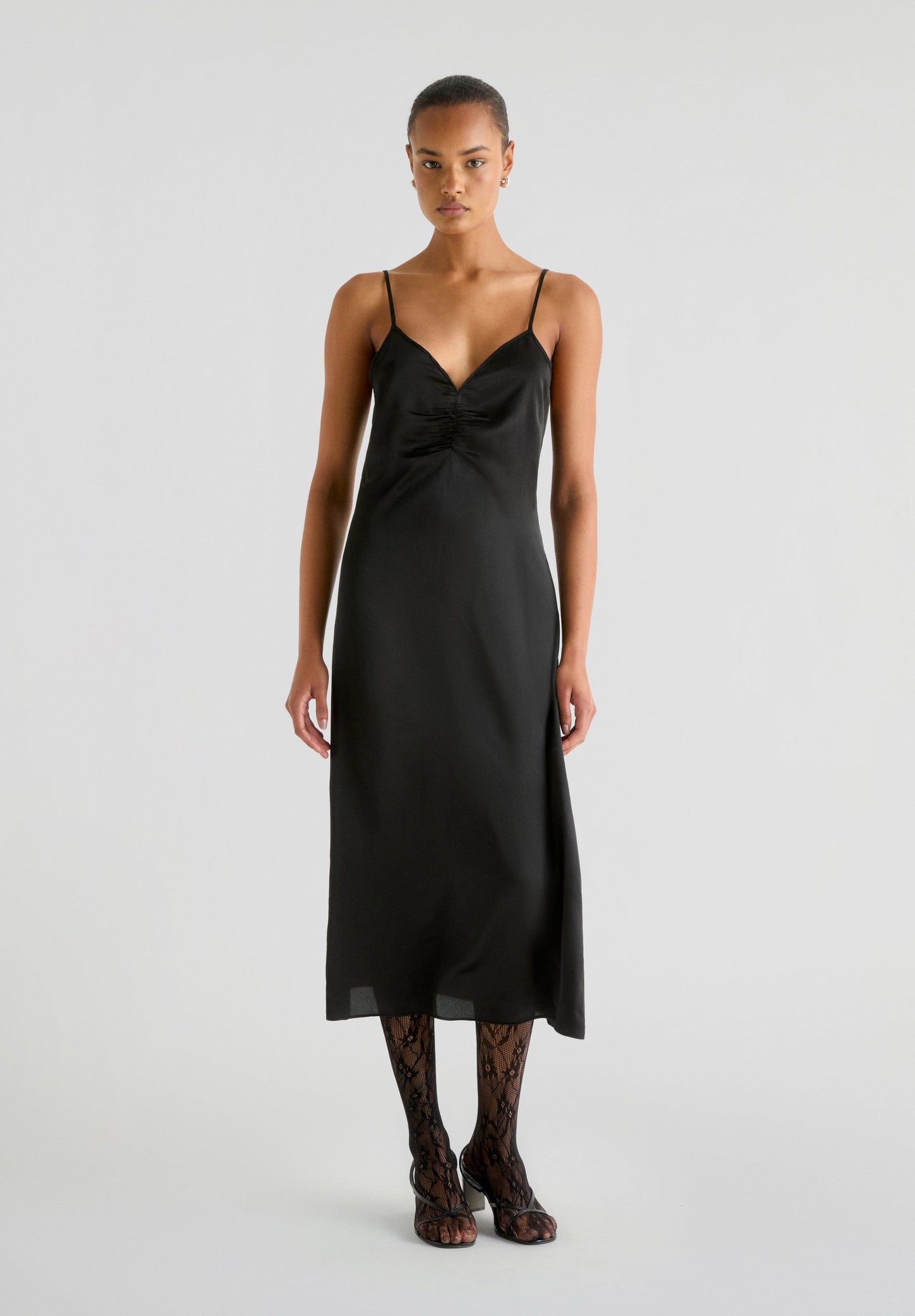 XM SPITZENKLEID