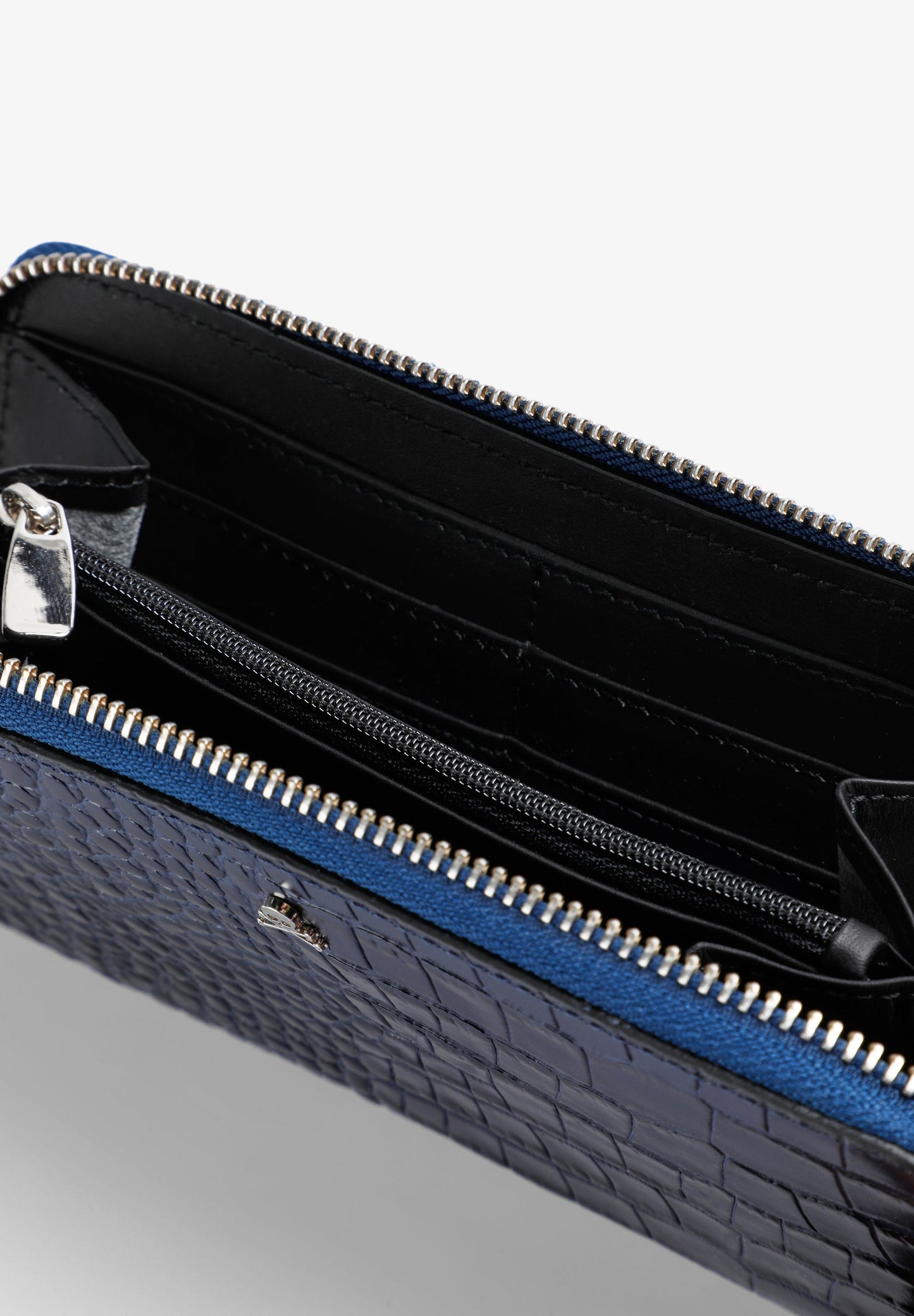 BRIEFTASCHE AUS 100 % LEDER MIT ANIMAL-PRINT