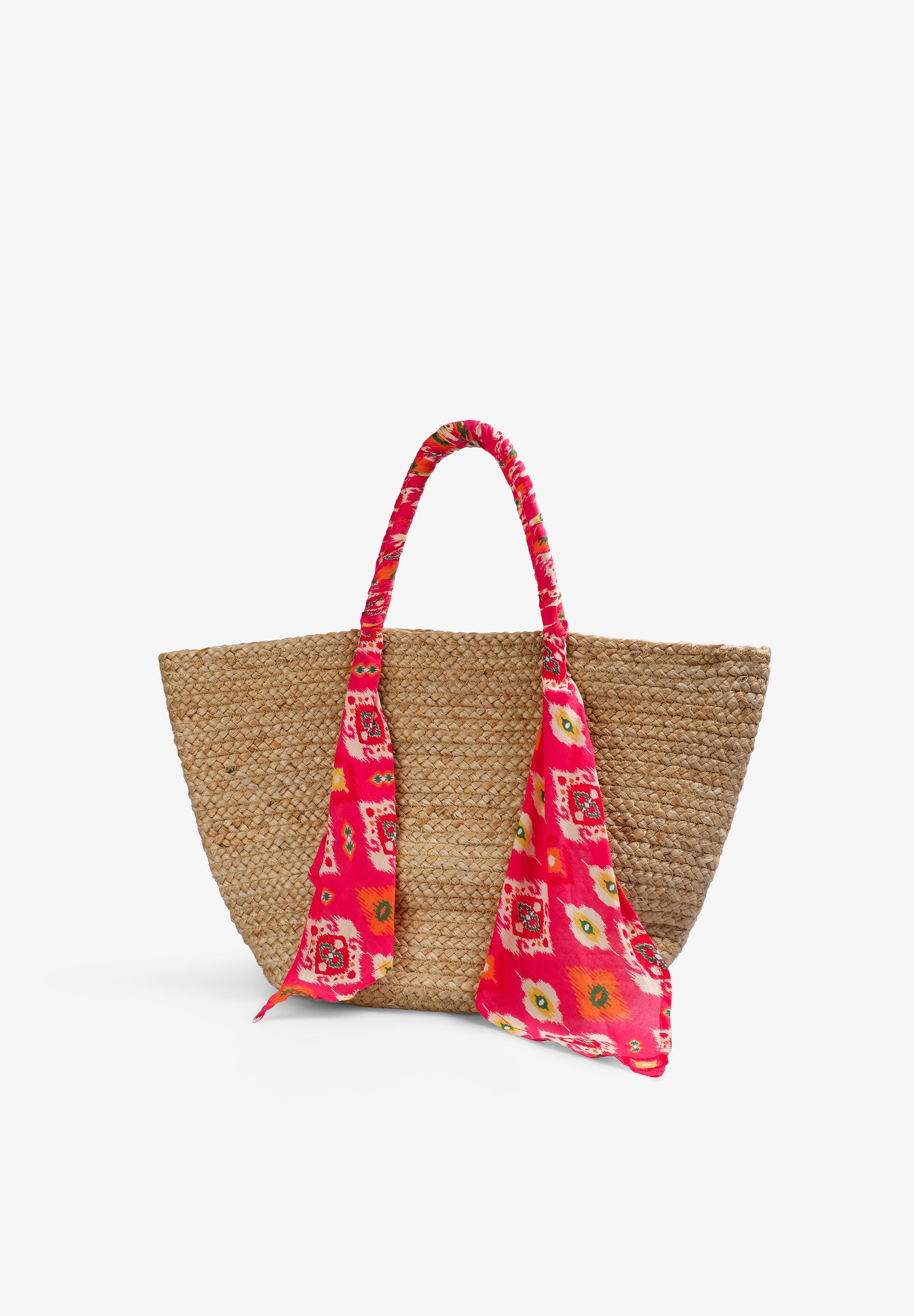 RAFFIA HANDKERCHIEF HANDLE DETAIL