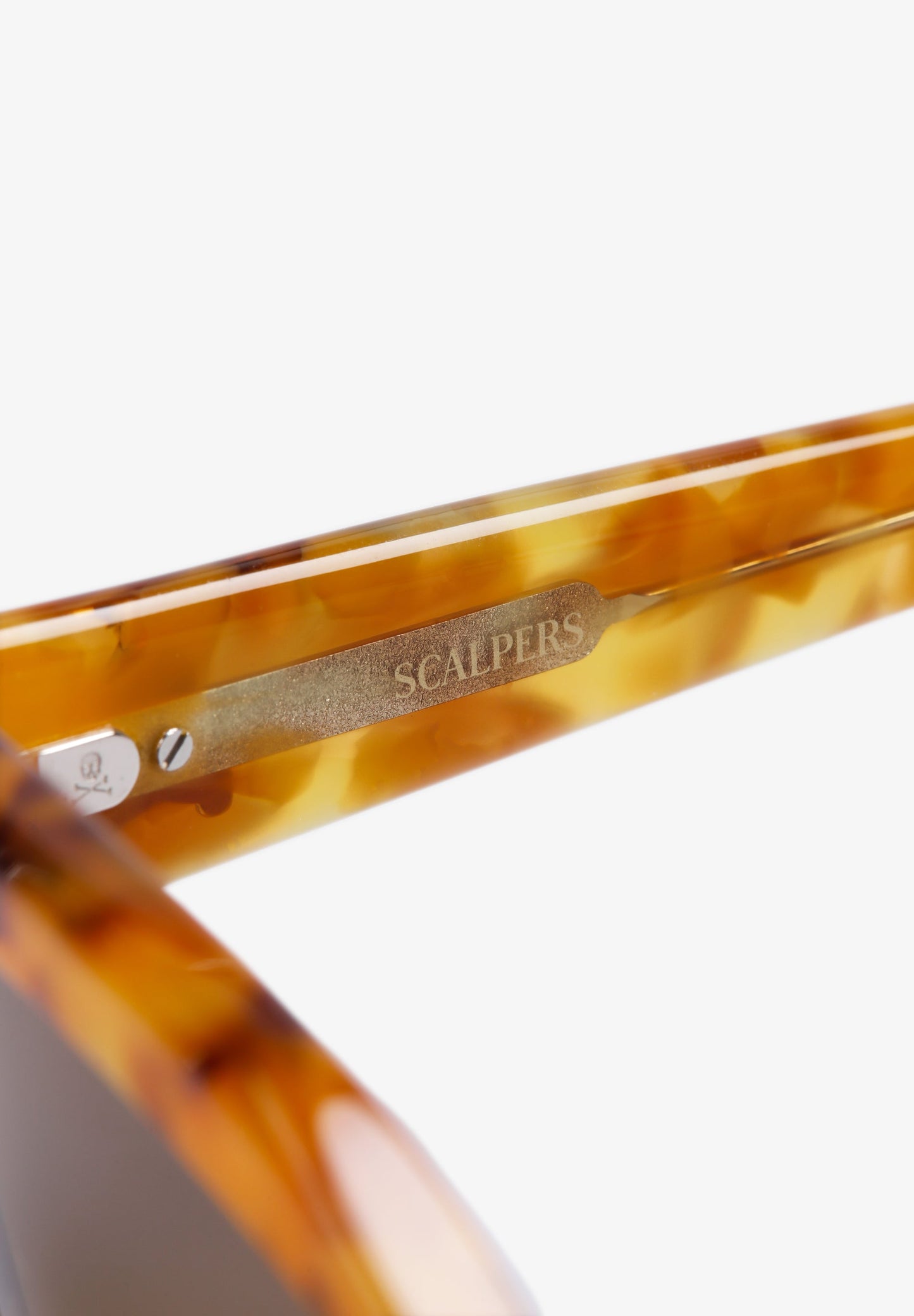 SONNENBRILLE IN SCHILDPATTOPTIK