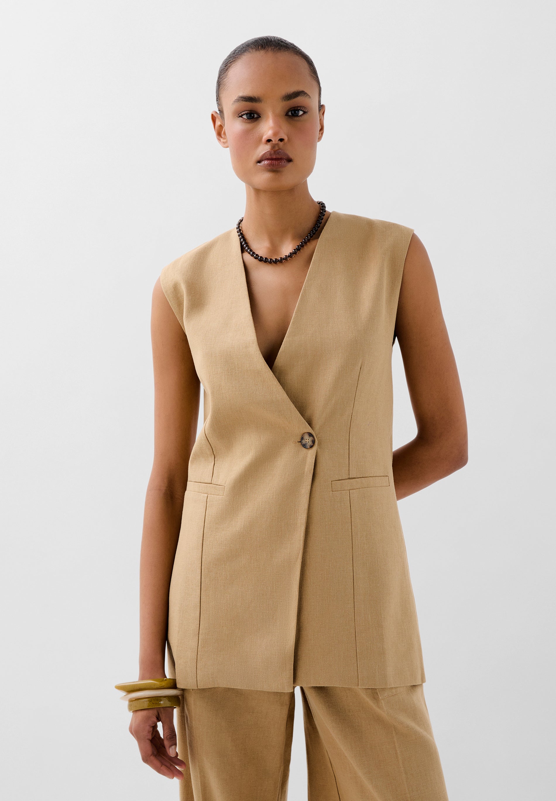 LINEN WAISTCOAT WITH DARTS