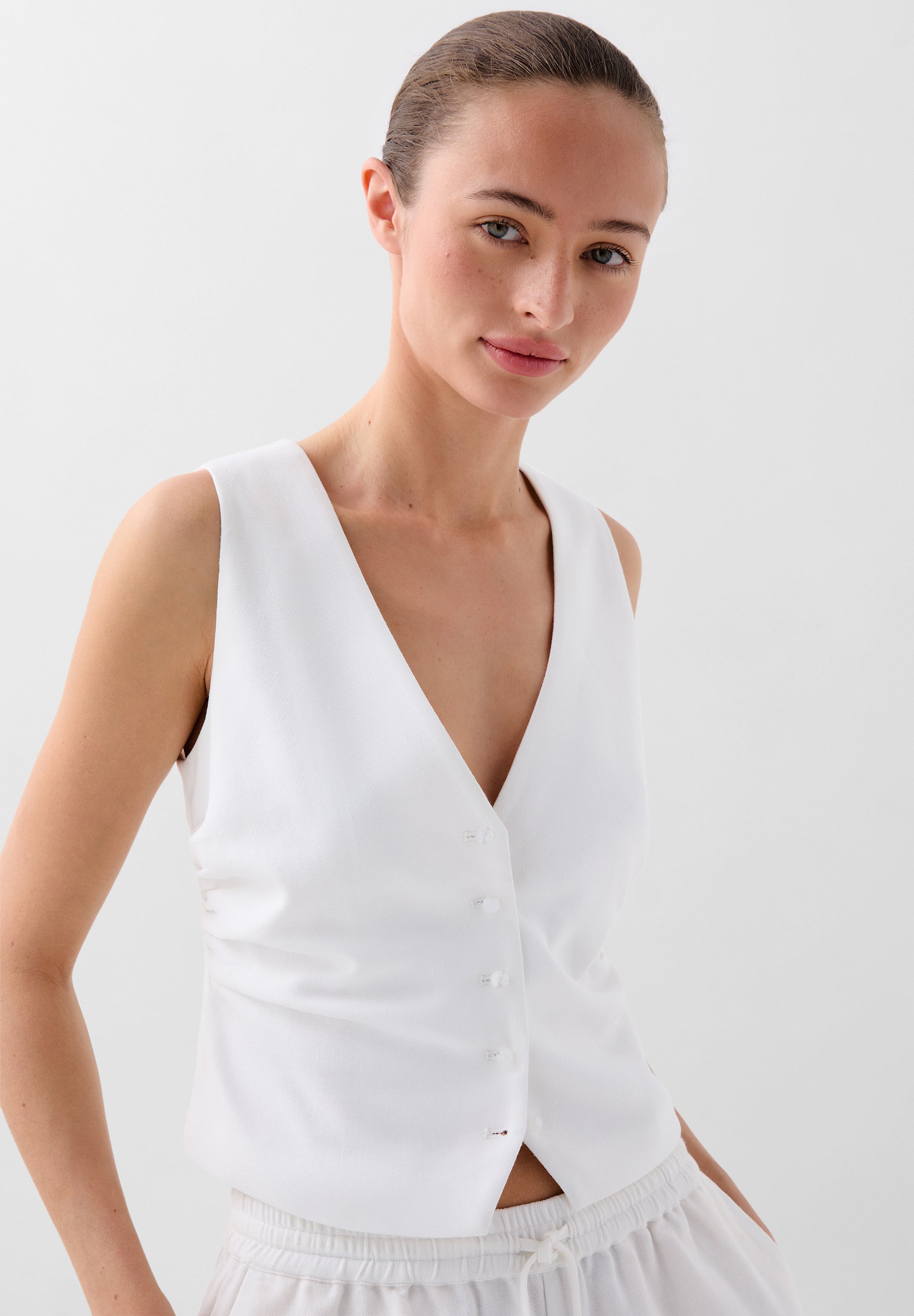 V-NECK WAISTCOAT