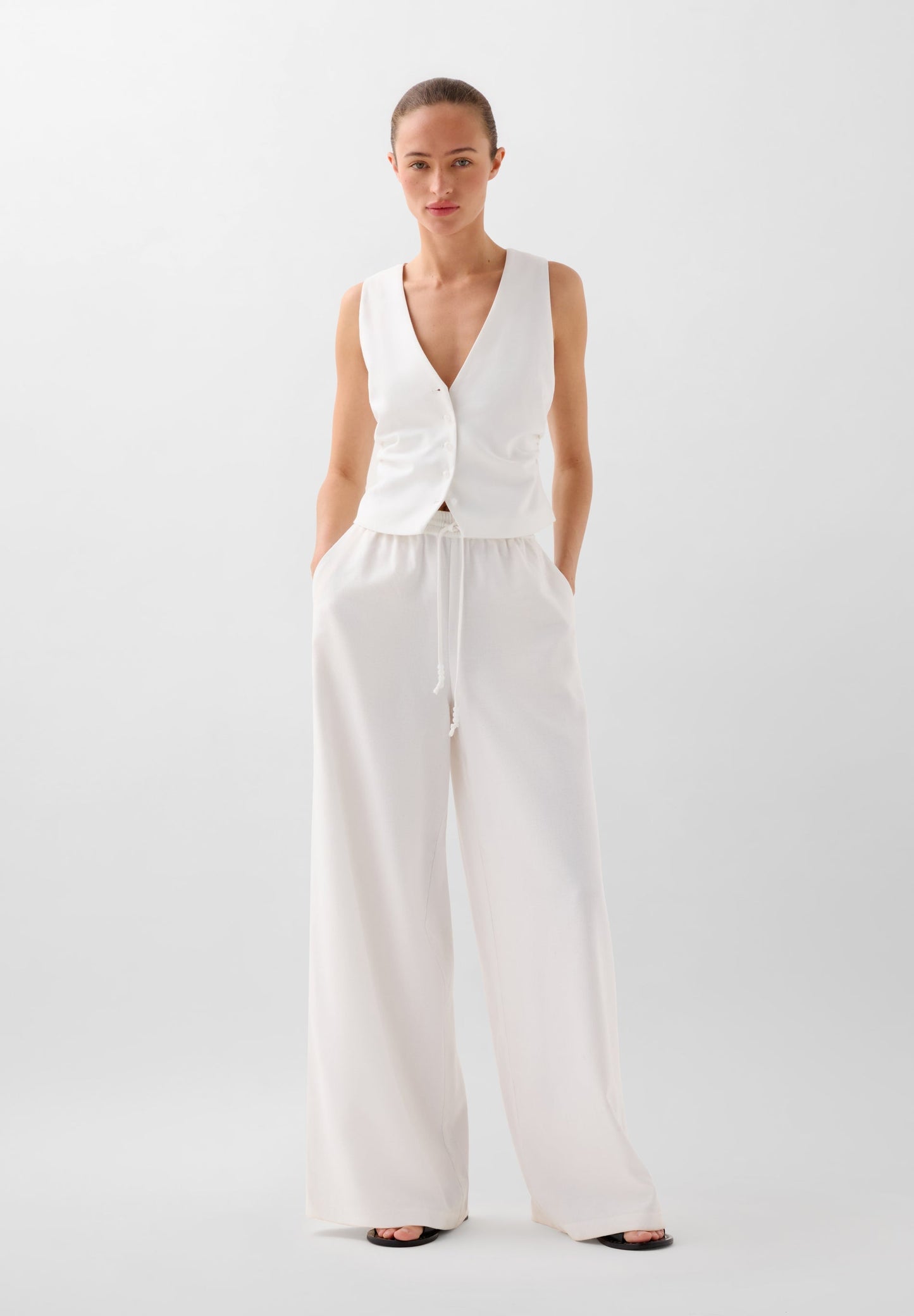 V-NECK WAISTCOAT