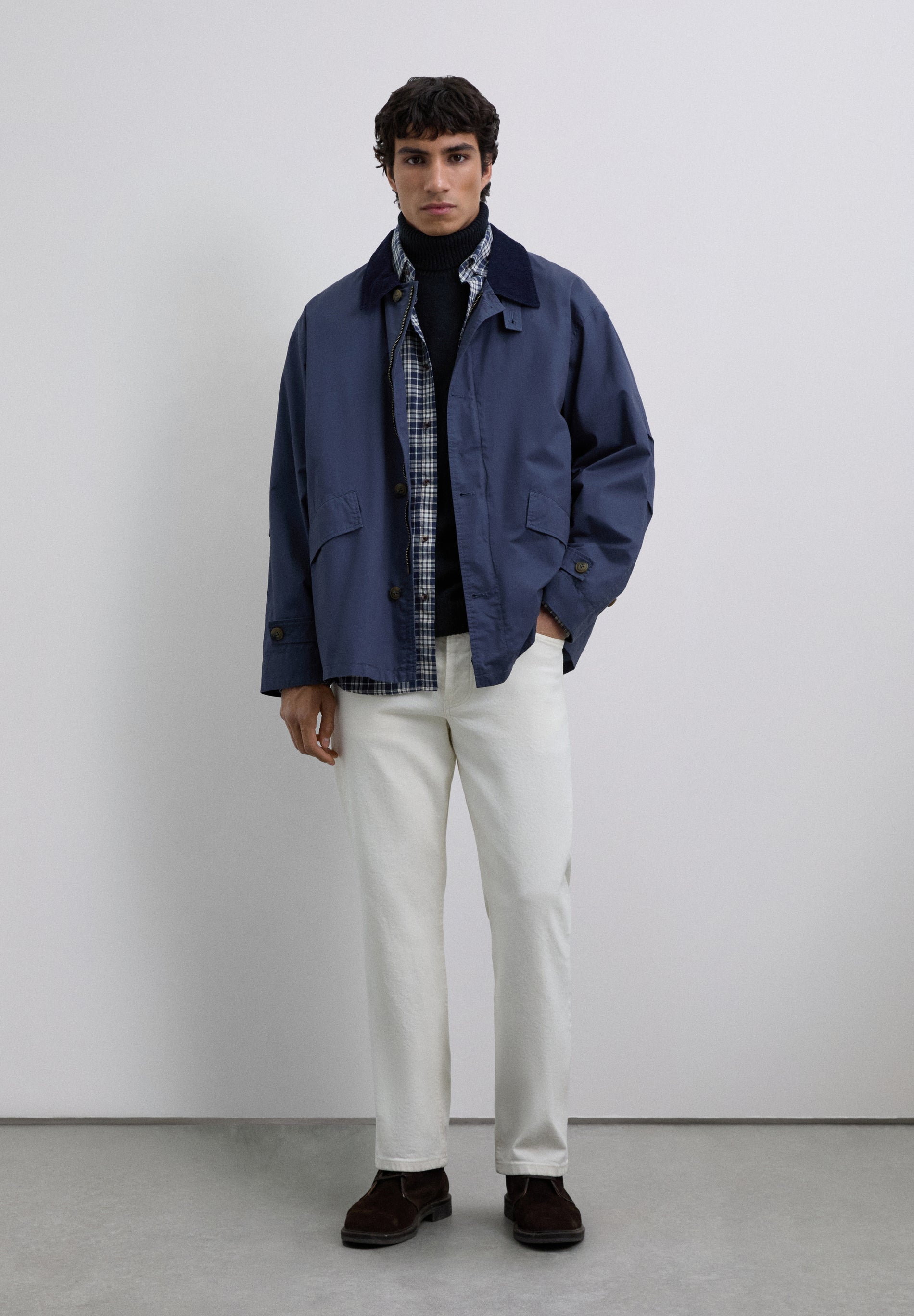 JACKE MIT KRAGEN AUS CORD