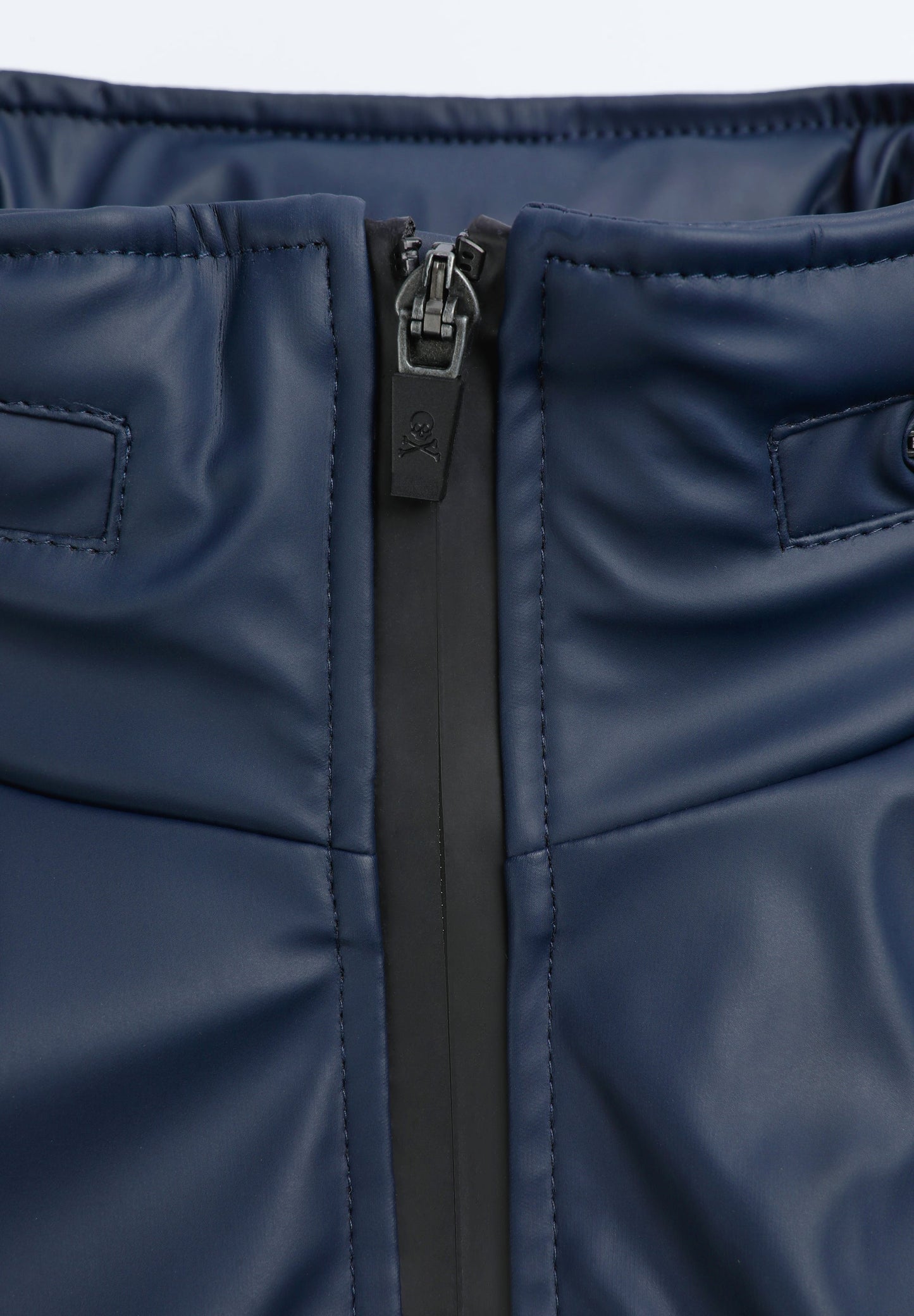 WASSERABWEISENDE JACKE MIT KAPUZE