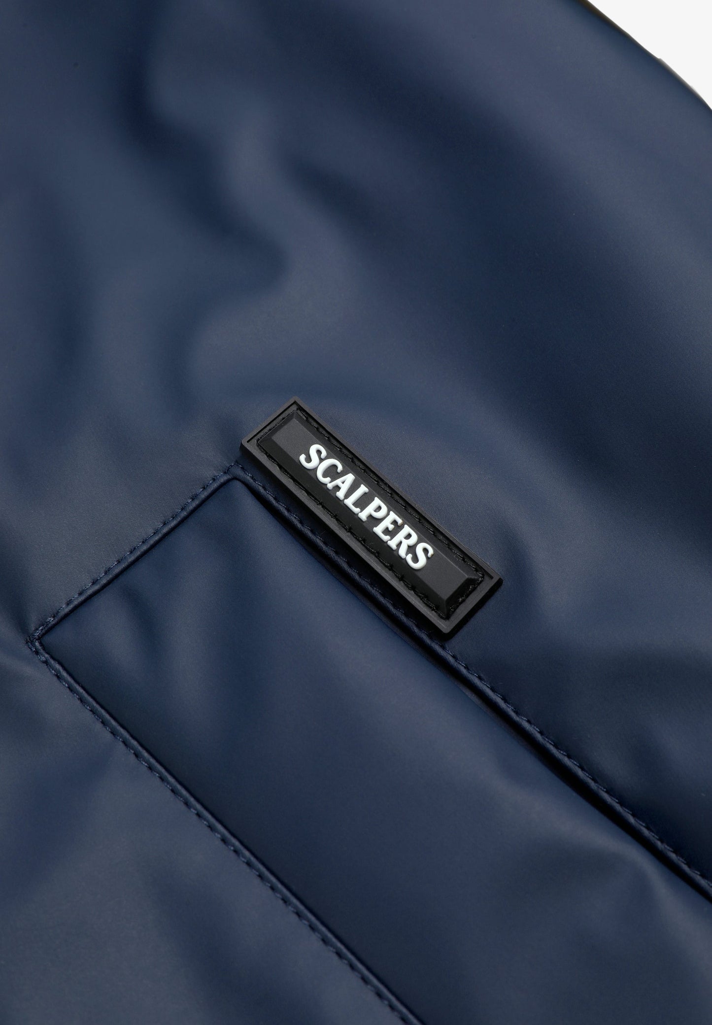 WASSERABWEISENDE JACKE MIT KAPUZE