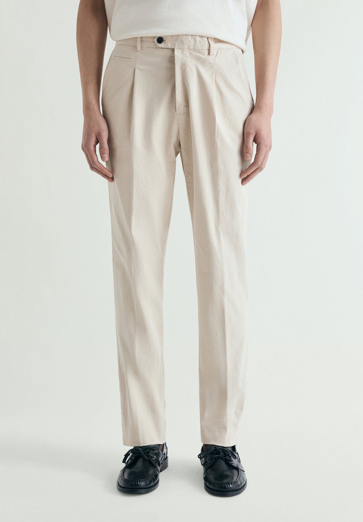 CHINOHOSE MIT BUNDFALTEN