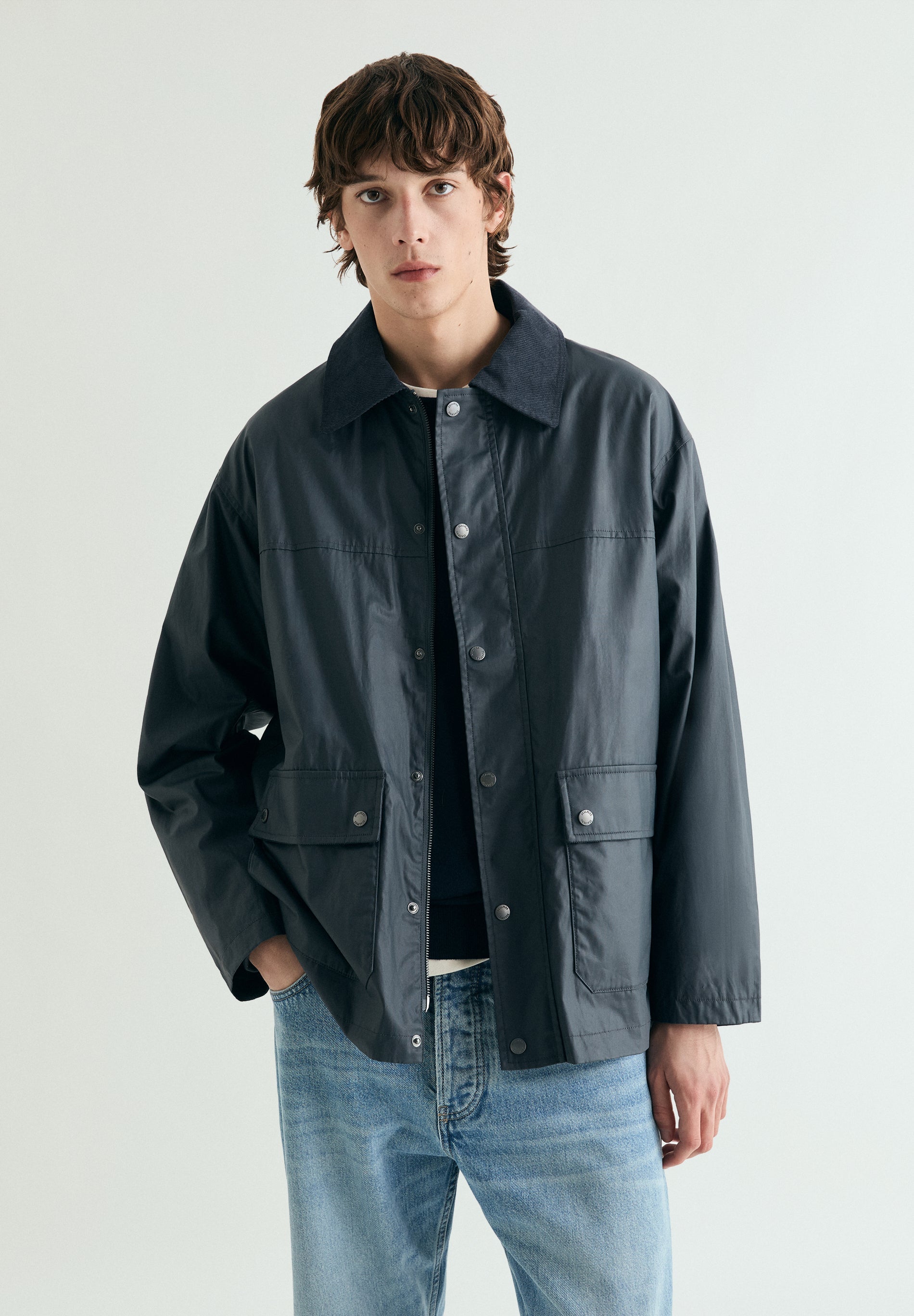 GEWACHSTER CARDIGAN MIT DRUCKKNÖPFEN