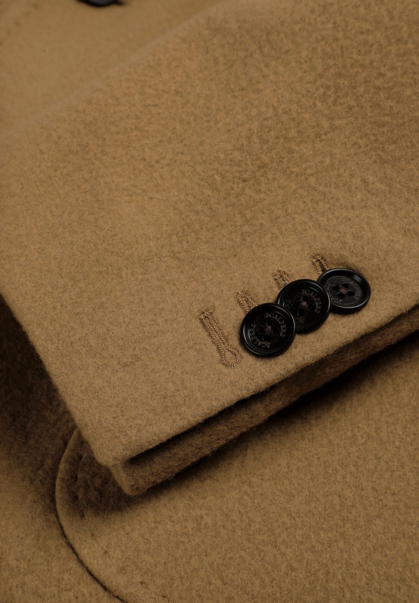 LANGER MANTEL MIT WOLLE UND REVERSKRAGEN