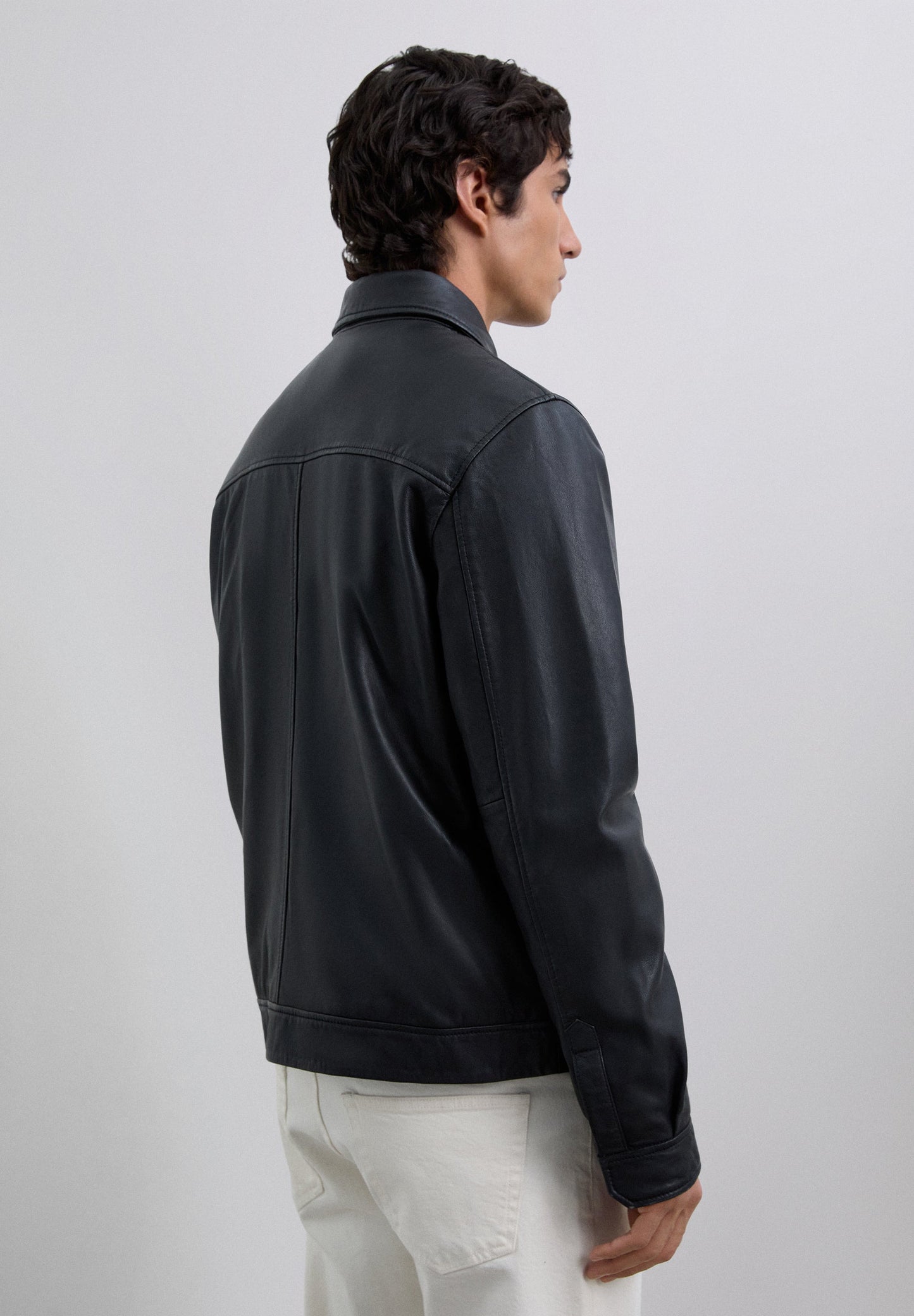 COLLARED LEATHER JACKET