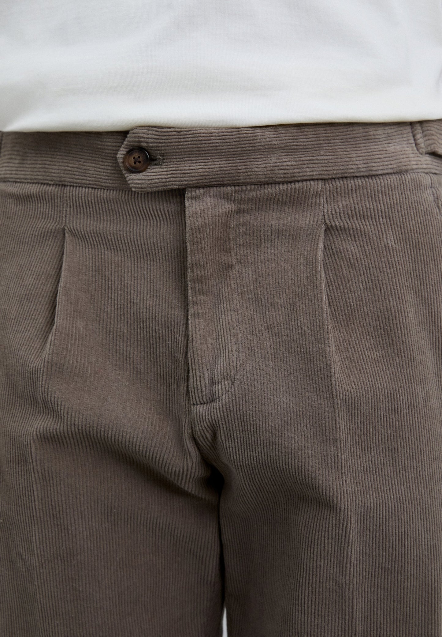 BUNDFALTENHOSE AUS CORD IM SLIM-FIT