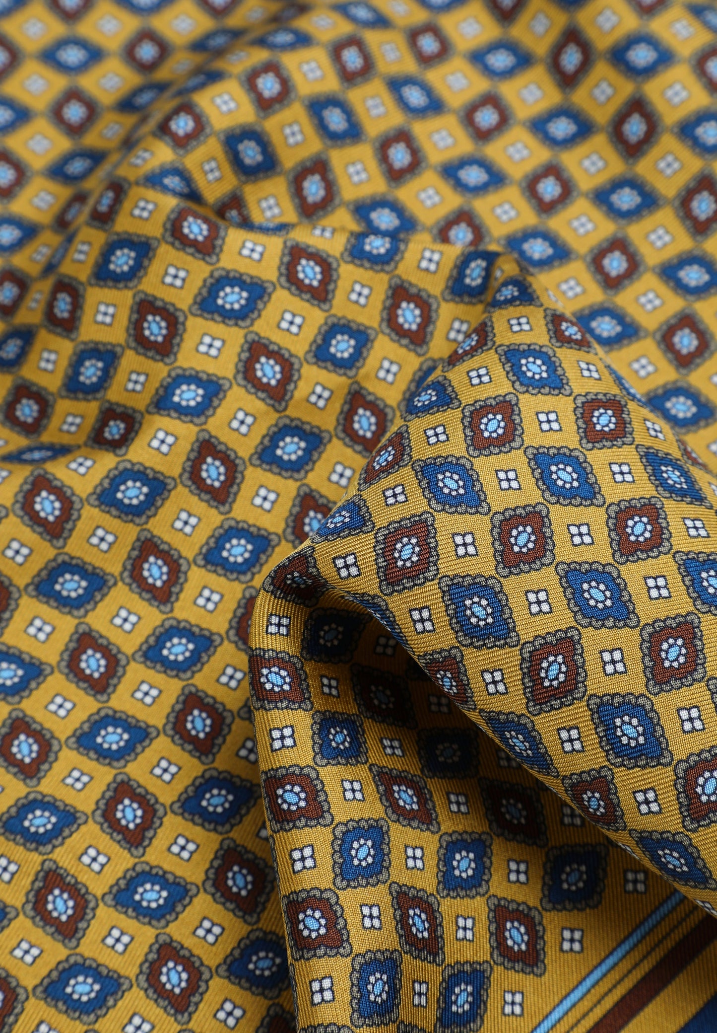 SC DIAMOND HANDKERCHIEF