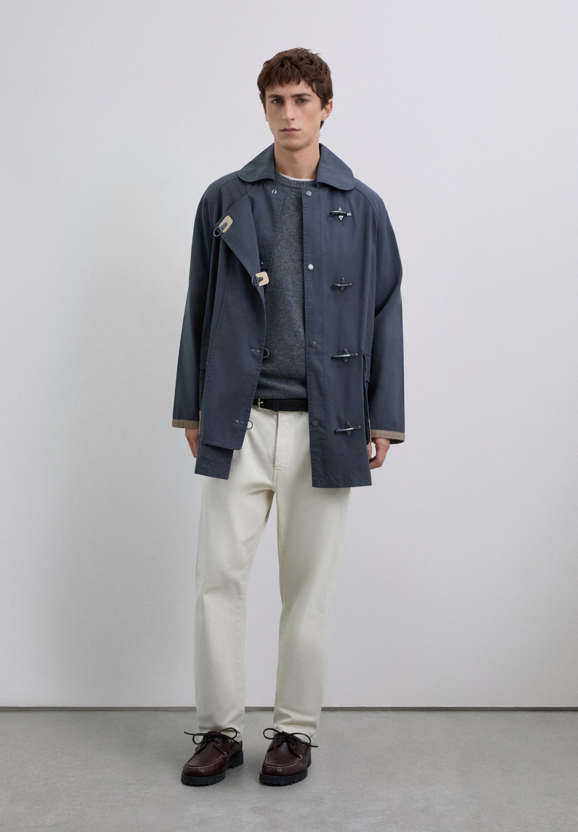 OVERSIZE-CARDIGAN MIT KNEBELVERSCHLUSS