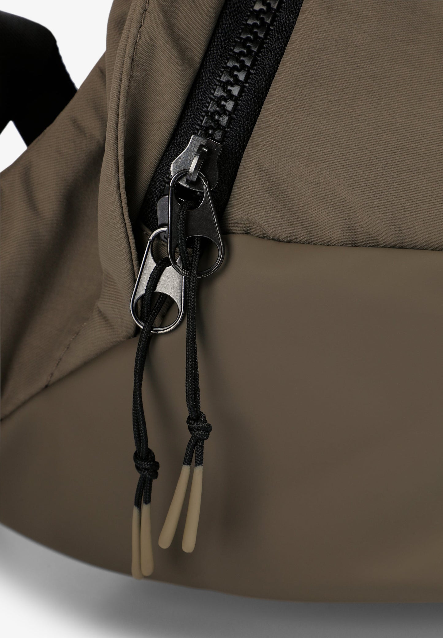 TECHNISCHER RUCKSACK LOGO FARBLICH PASSEND