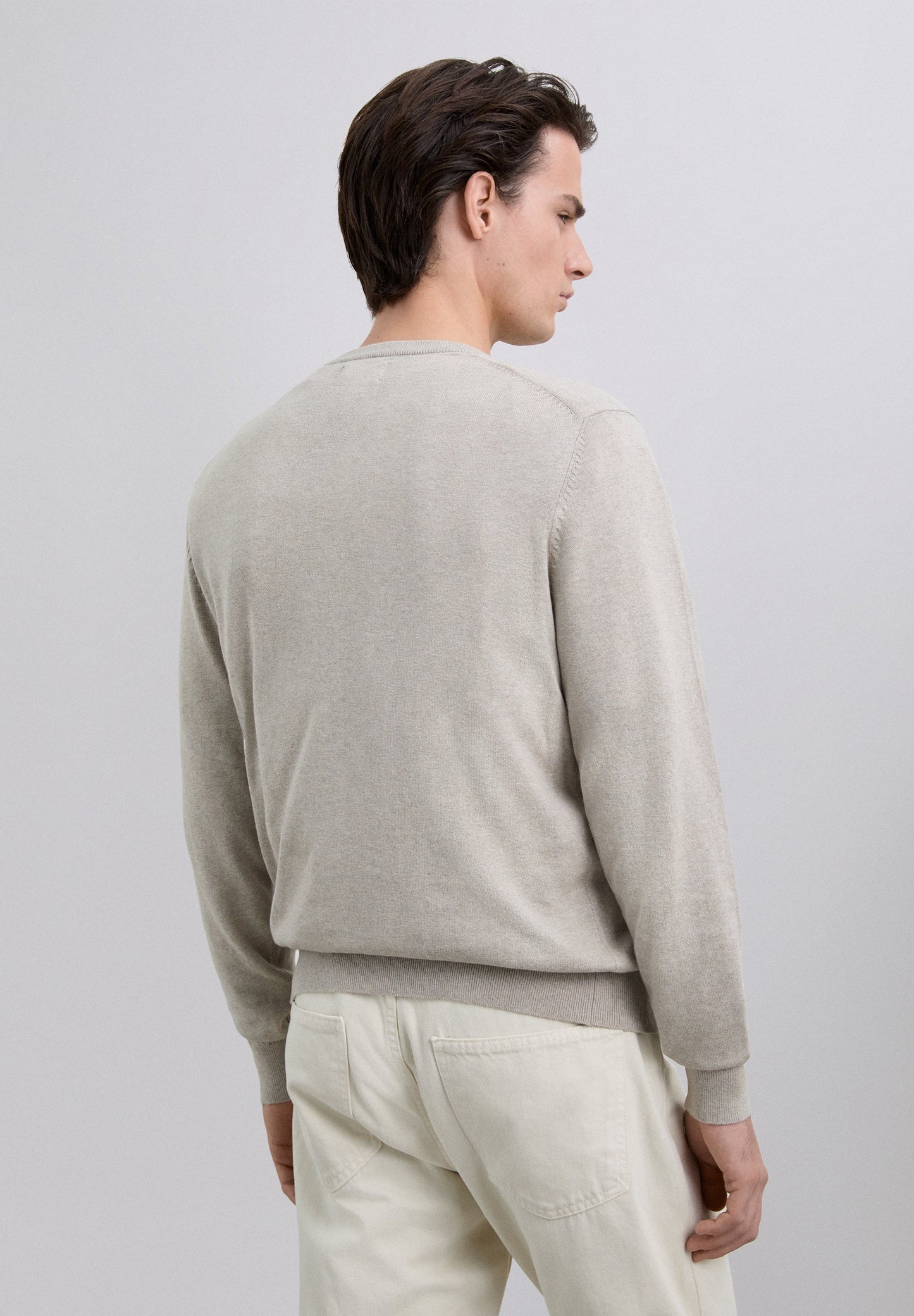 PULLOVER MIT V-AUSSCHNITT UND TOTENKOPF