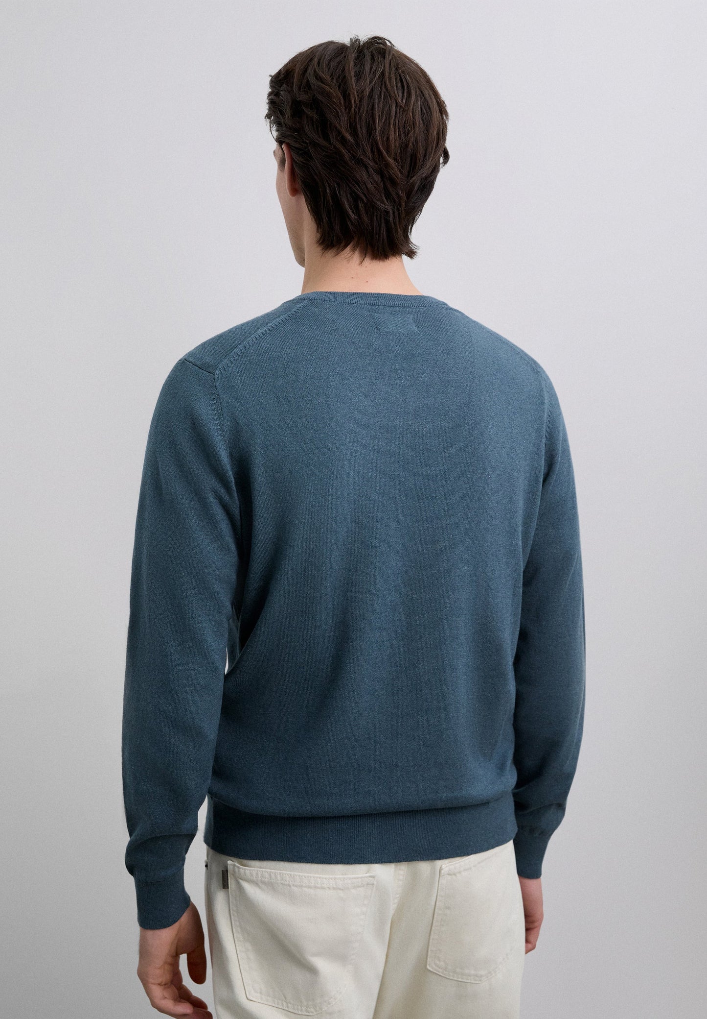 PULLOVER MIT V-AUSSCHNITT UND TOTENKOPF