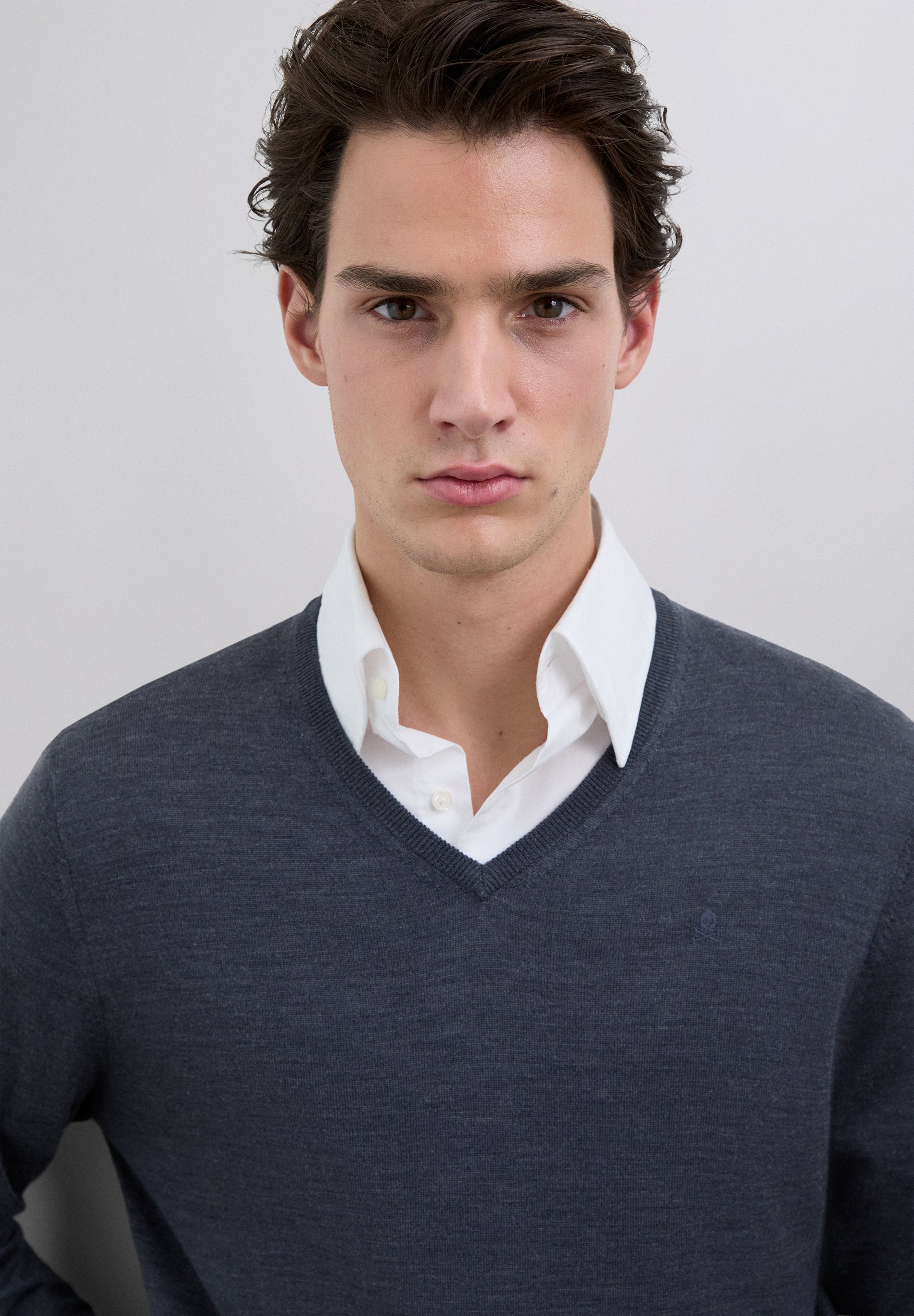 PULL LAINE COL EN V SKULL