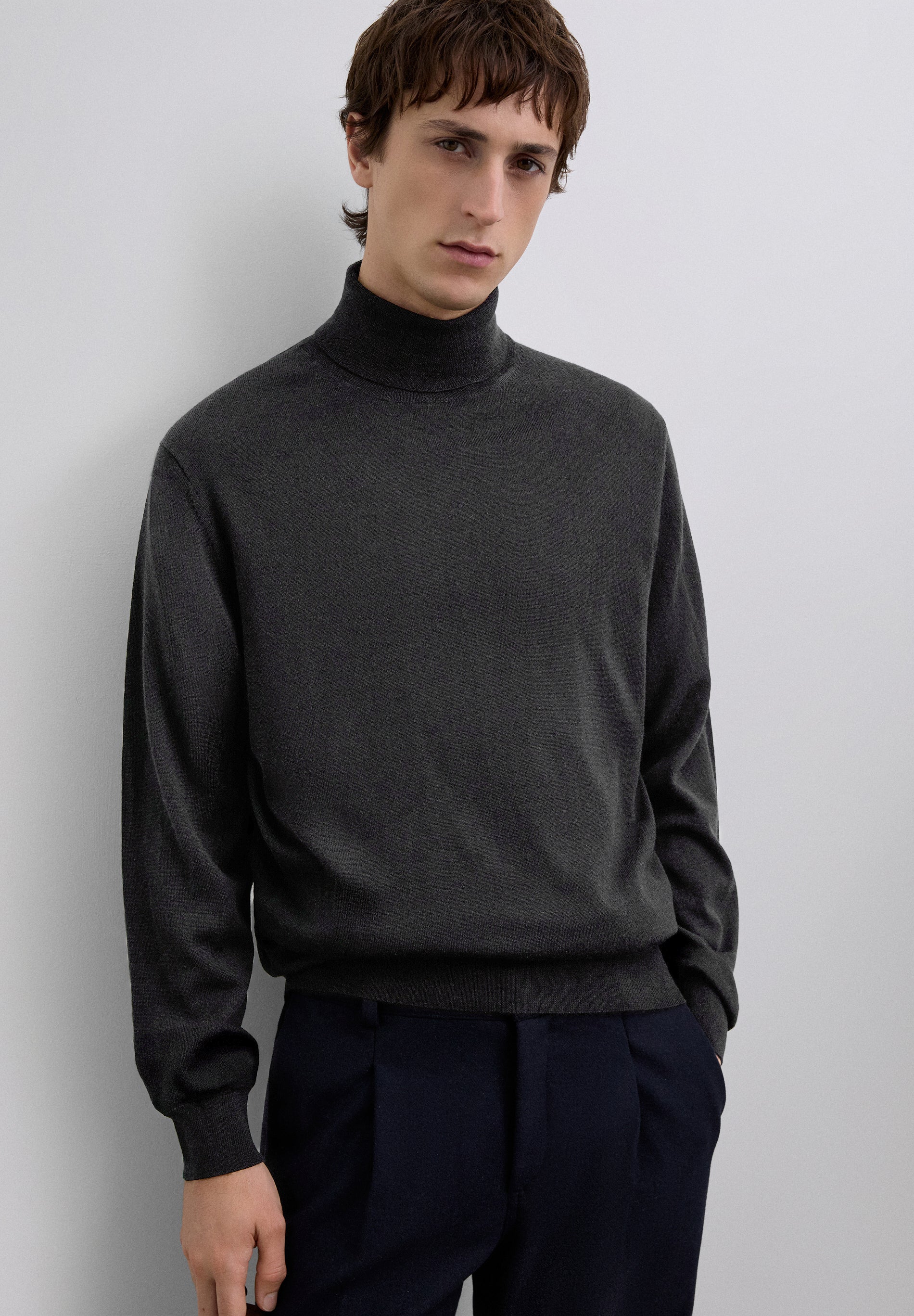 TURN-DOWN COLLAR SWEATER