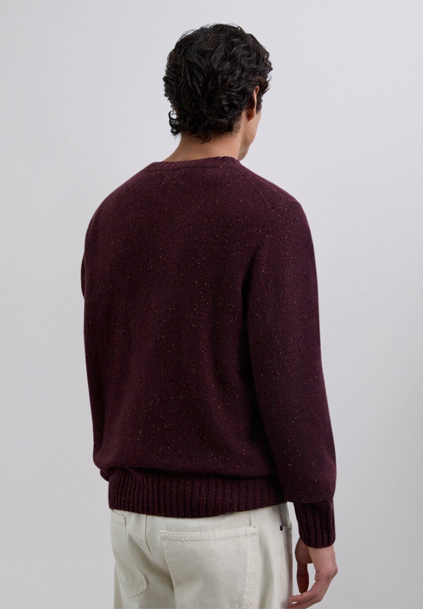 ROUND NECK WOOL SWEATER