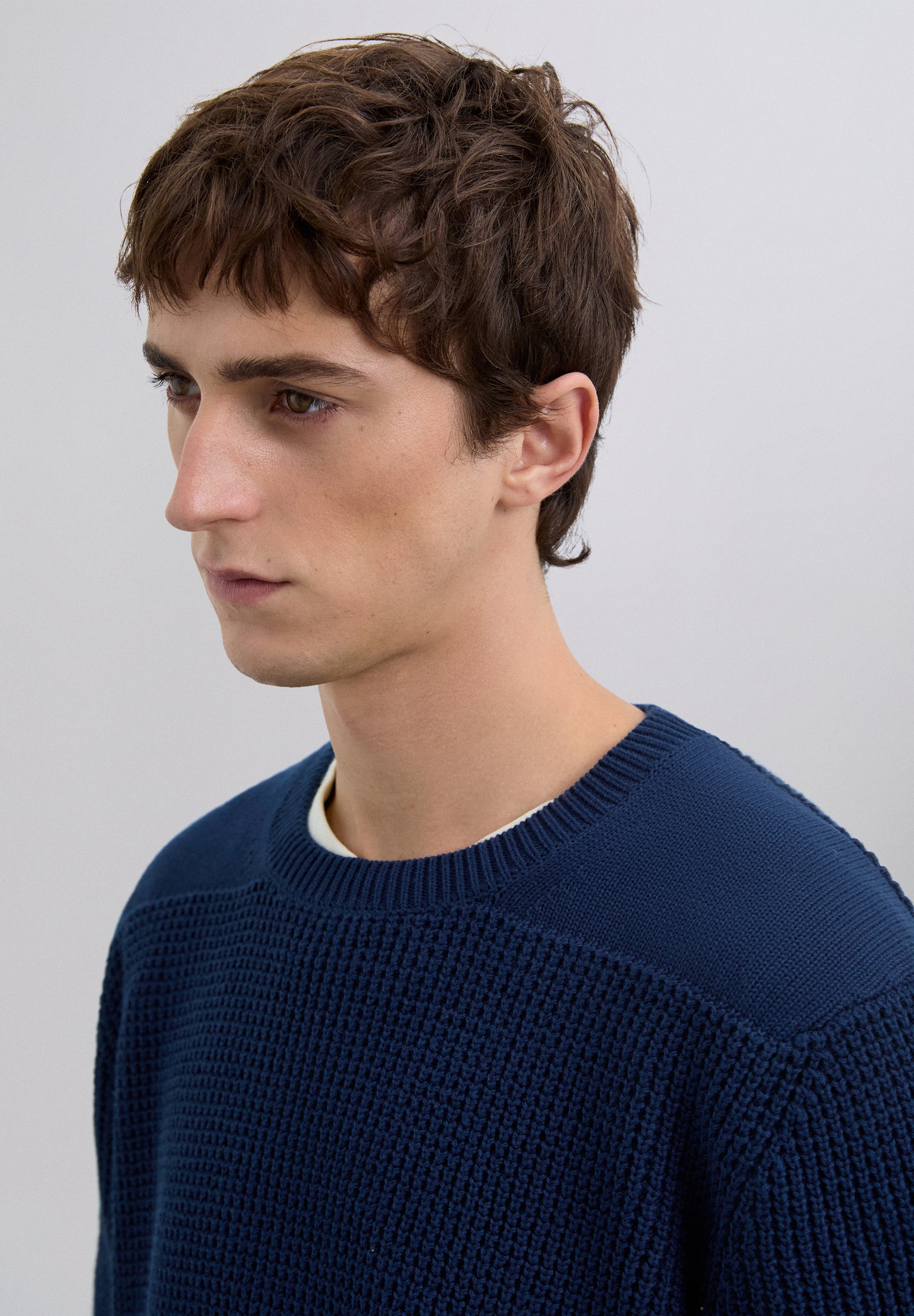 PULLOVER MIT STRUKTUR UND LOGO