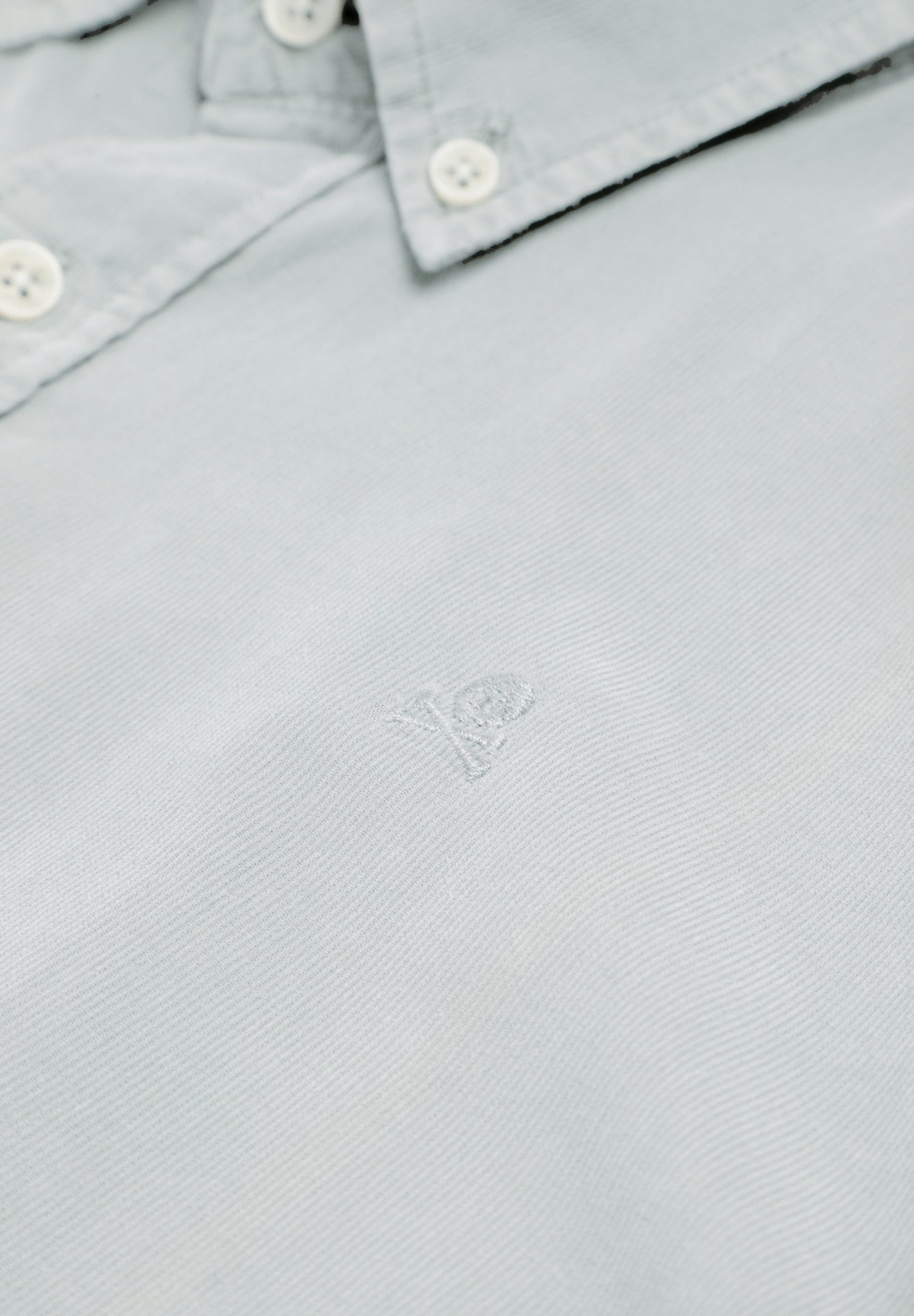 HEMD AUS MIKROCORD MIT TOTENKOPF