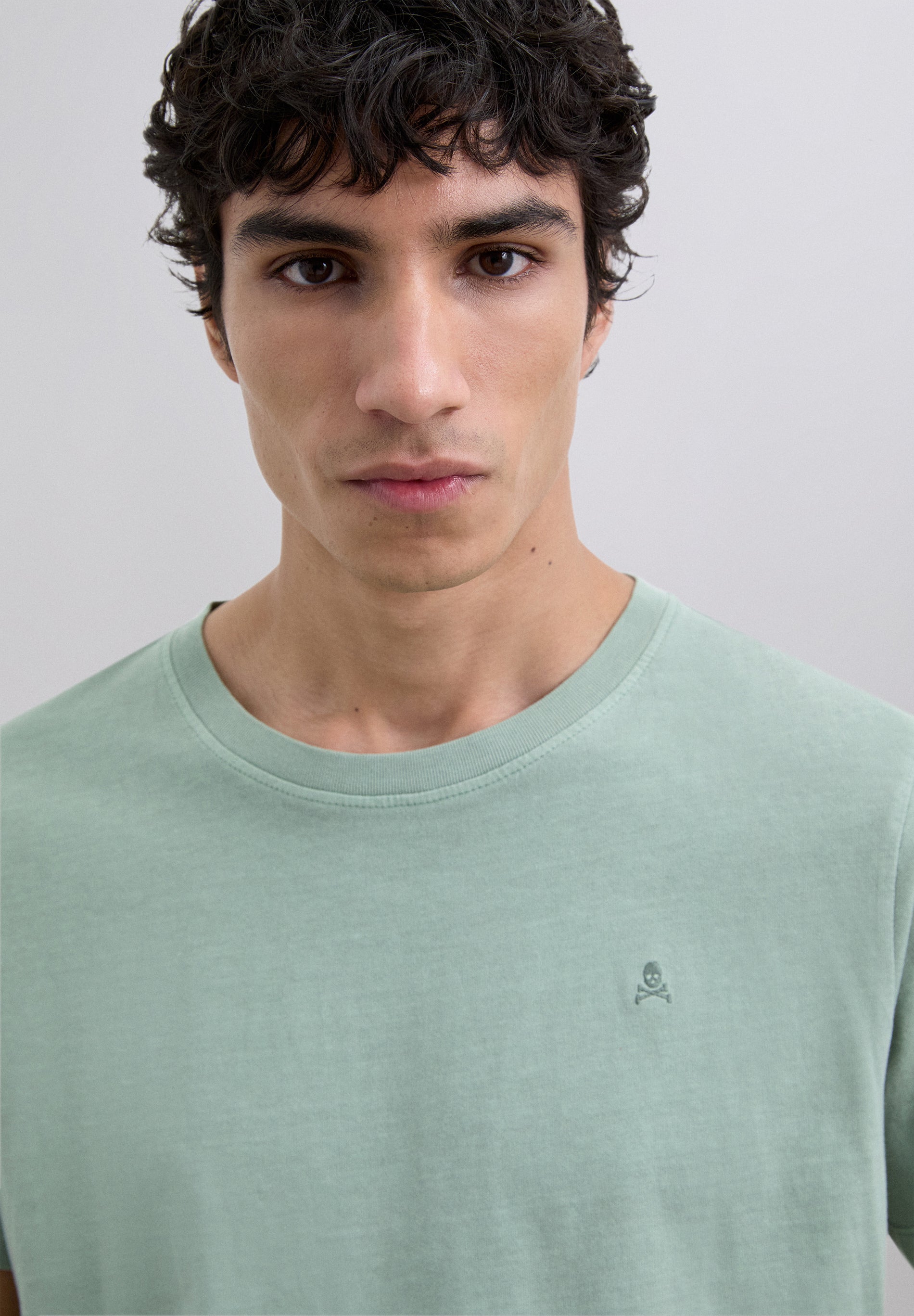 T-SHIRT GEBORDUURD DOODSHOOFD TON SUR TON