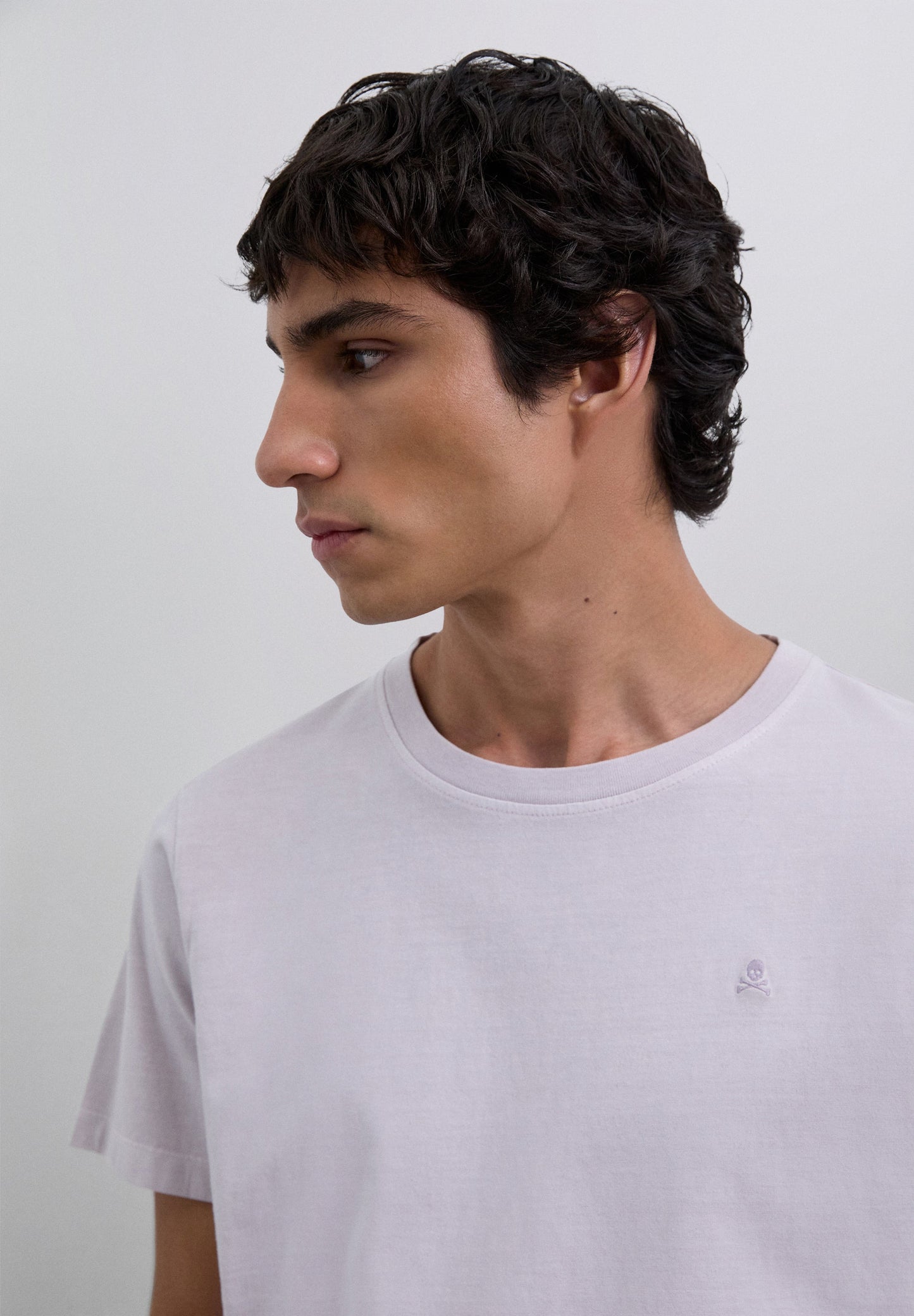 T-SHIRT WITH MATCHING EMBROIDERED SKULL