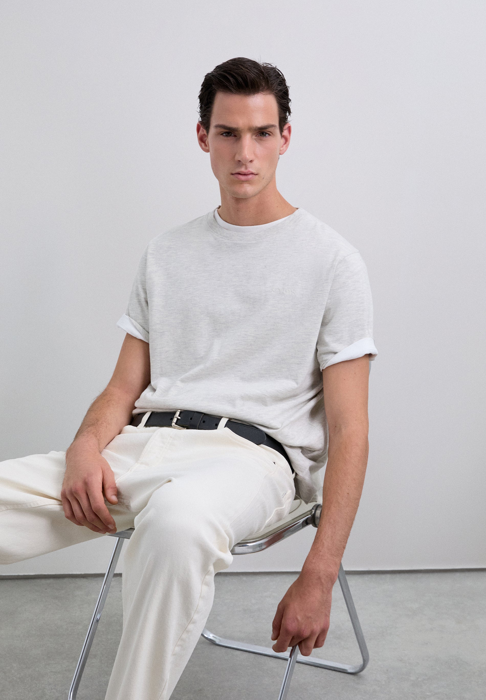 T-SHIRT MIT STICKEREI IN VERWASCHENER OPTIK