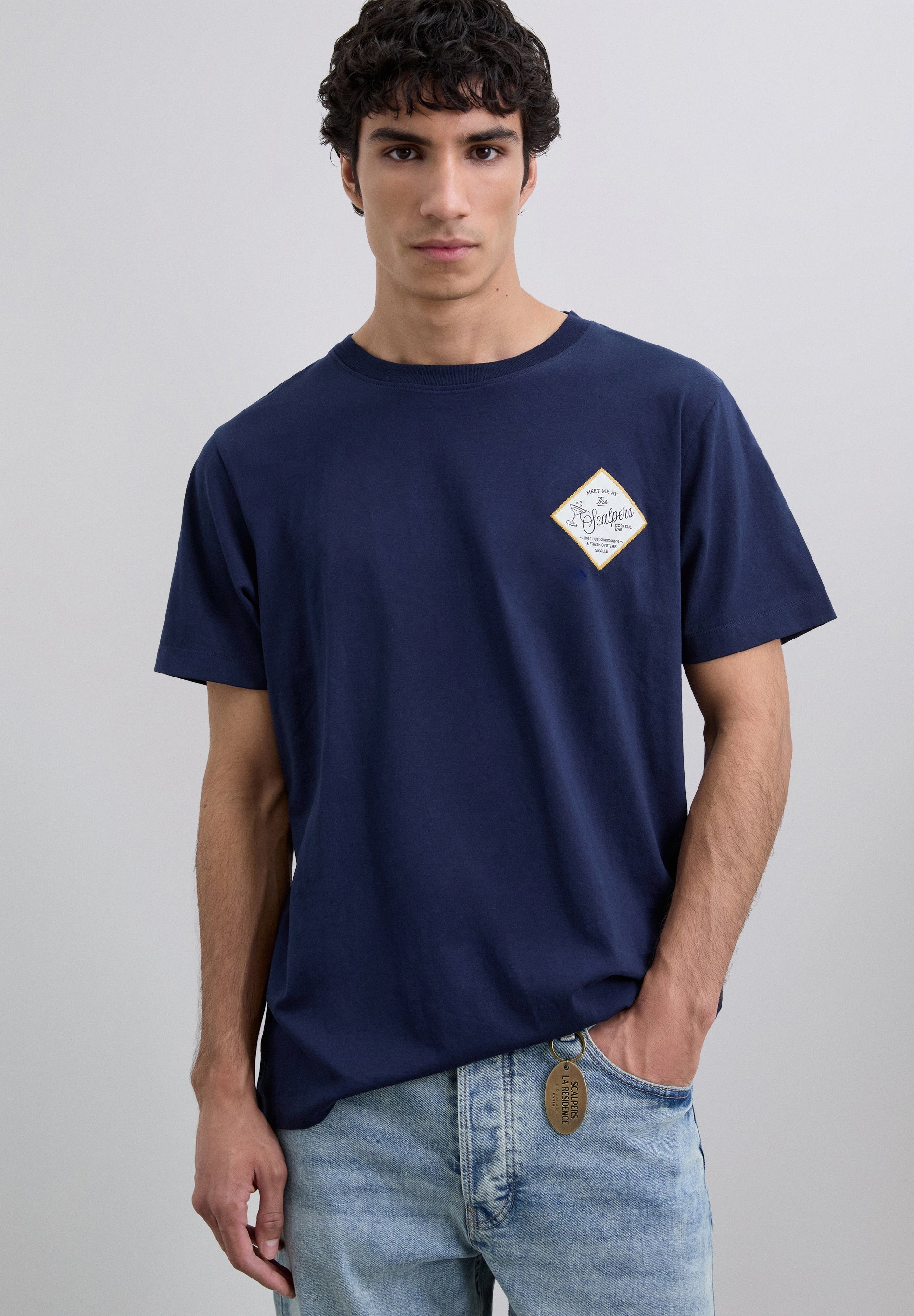 T-SHIRT ÉCUSSON BRODÉ LOGO