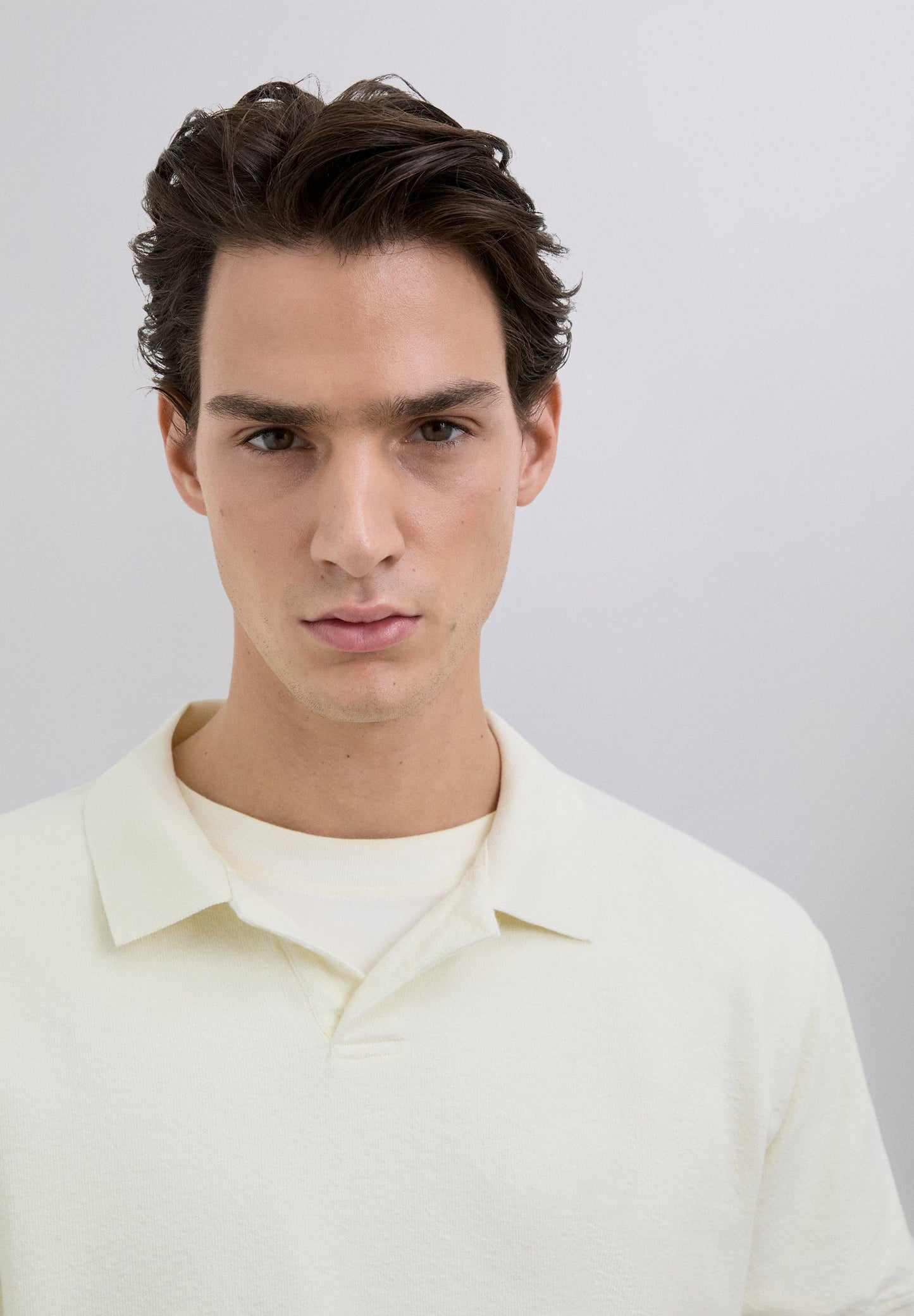 KURZARM-POLOSHIRT AUS RUSTIKALEM STRICK