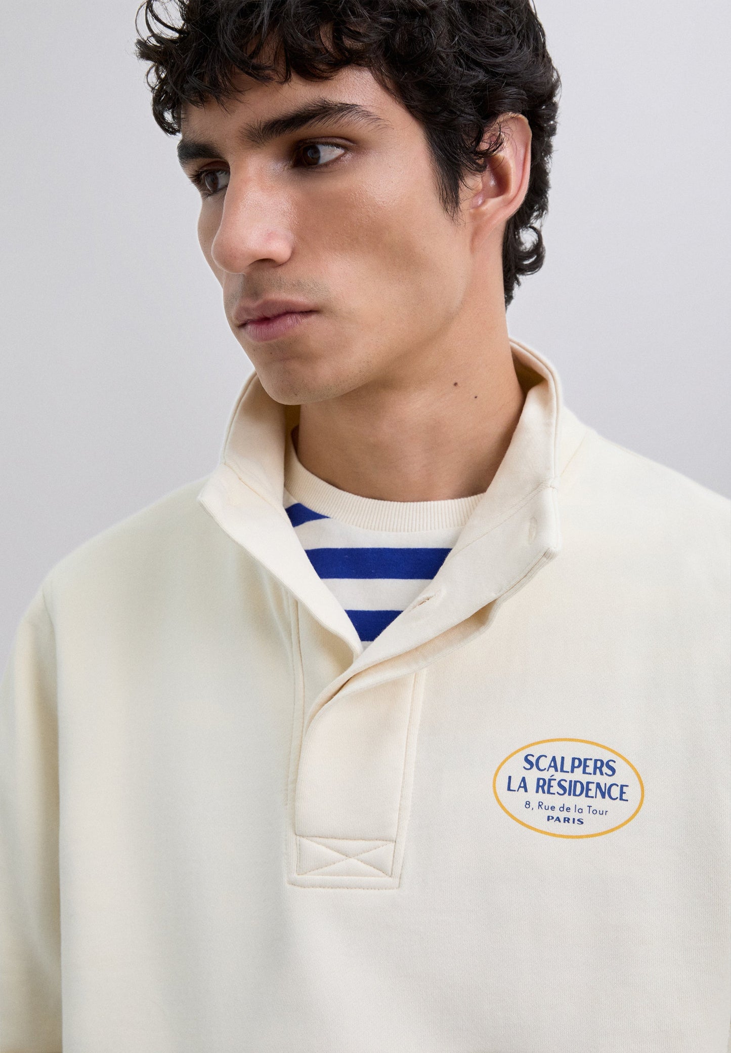 HIGH COLLAR LOGO SWEATSHIRT