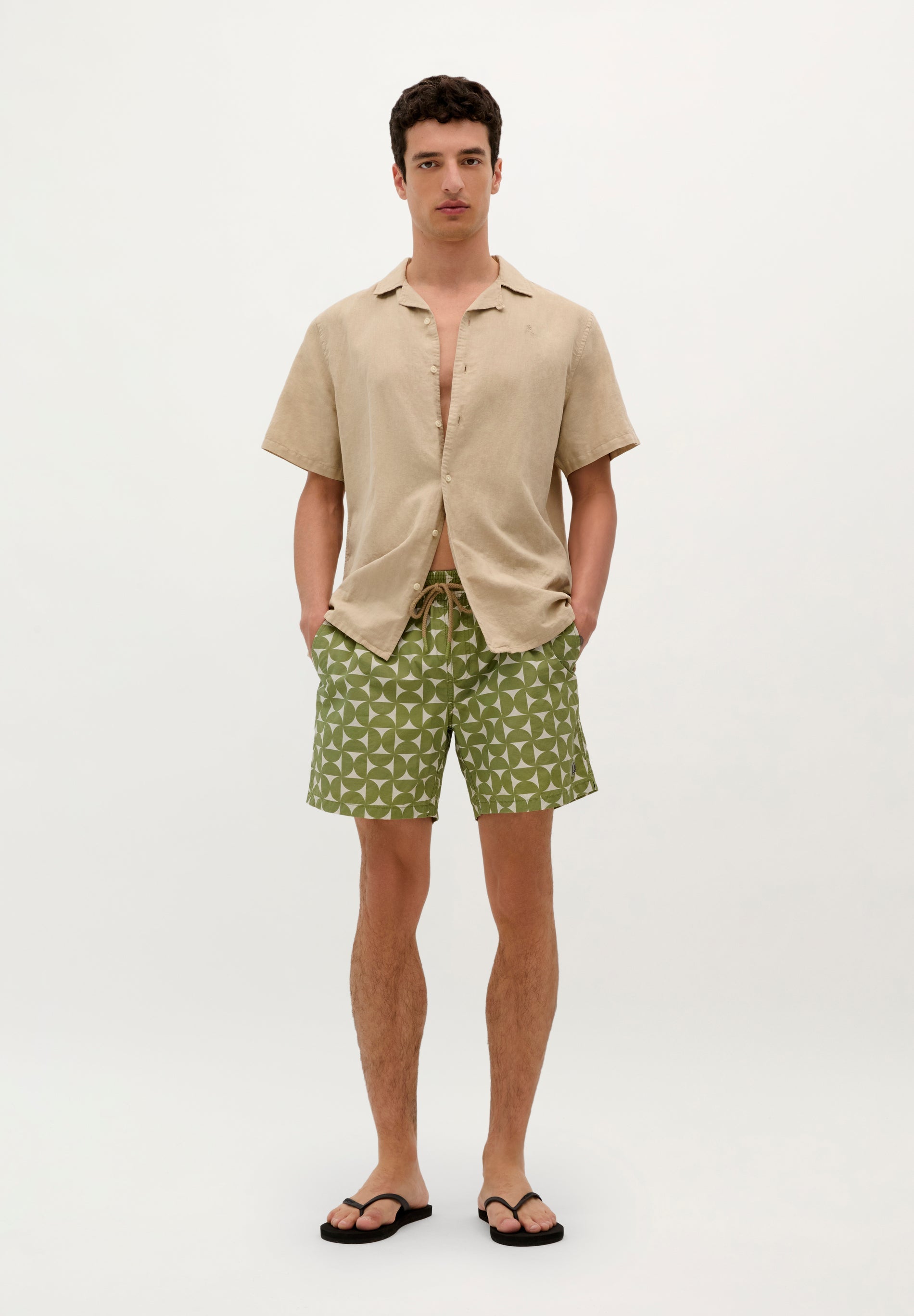 GEOMETRIC PRINT SWIMMING TRUNKS